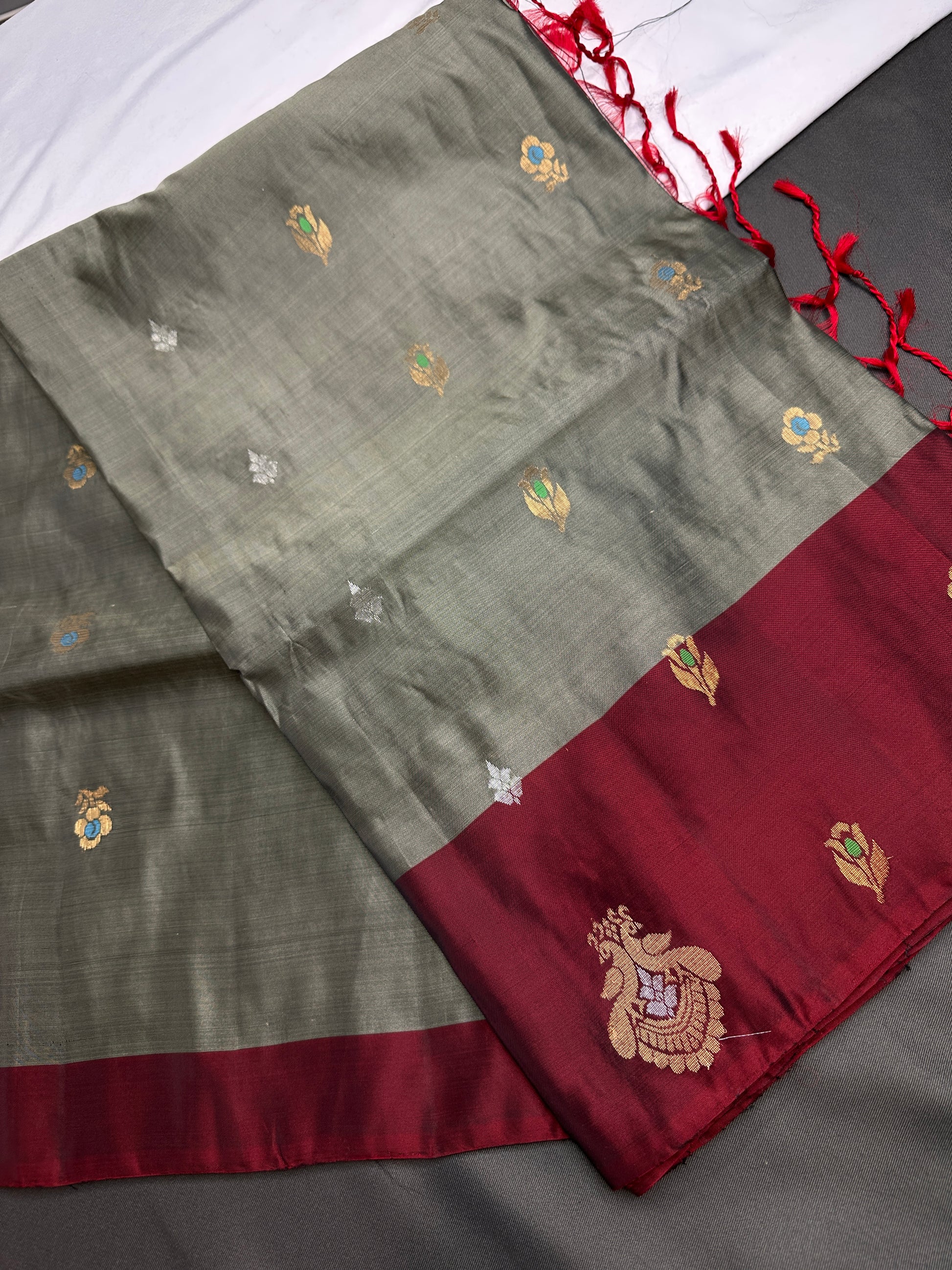 Grey Red Kanchi Handloom Pure Silk  Saree - 
