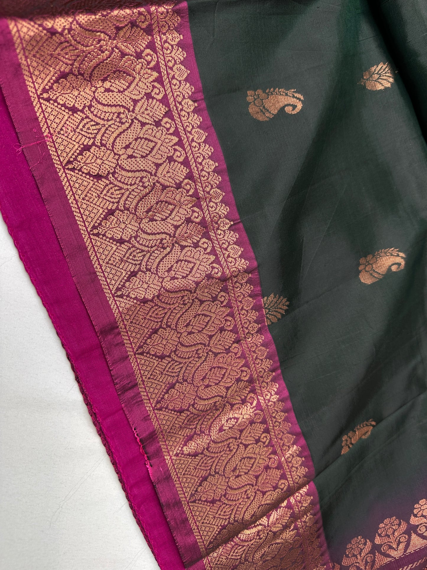 Green Light Weight Kanchi Soft Handloom Silk  Saree - 