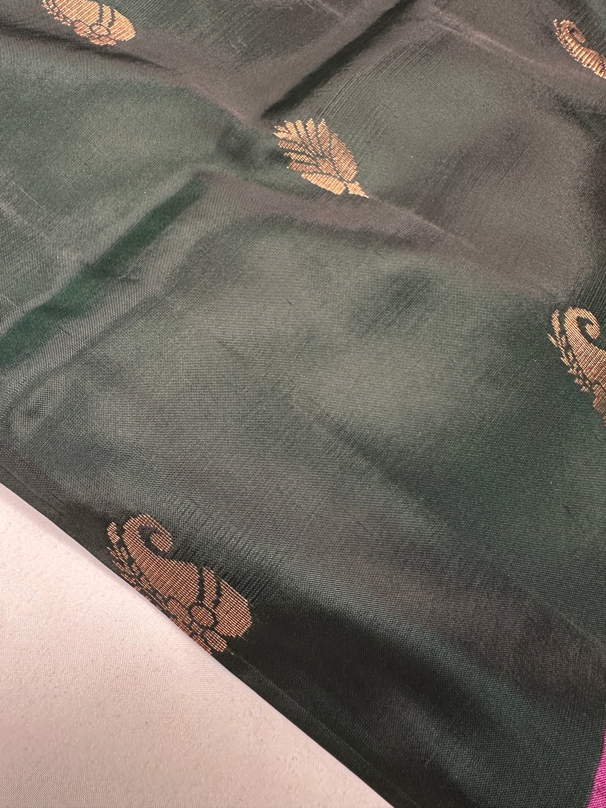 Green Light Weight Kanchi Soft Handloom Silk  Saree - 