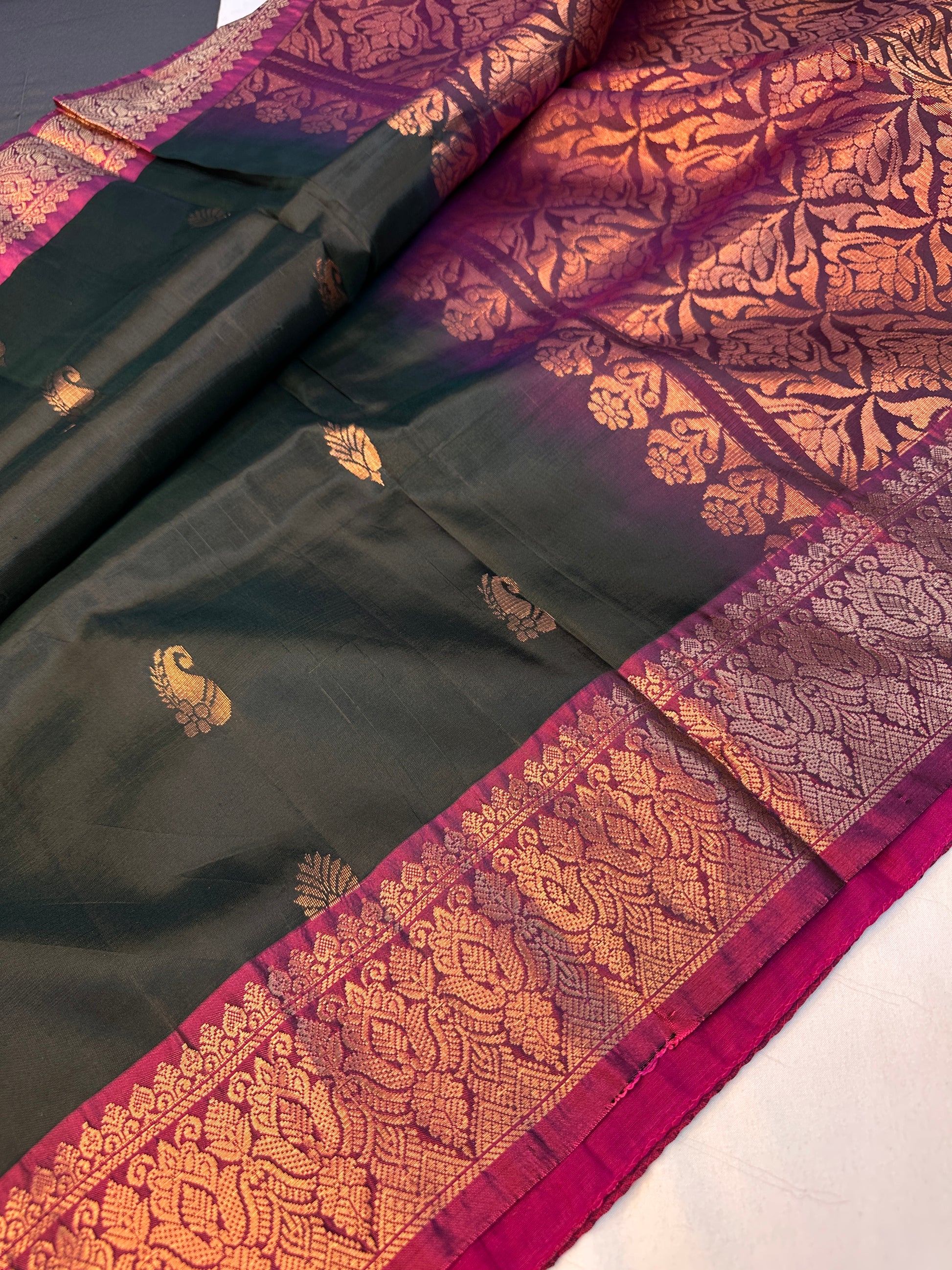 Green Light Weight Kanchi Soft Handloom Silk  Saree - 
