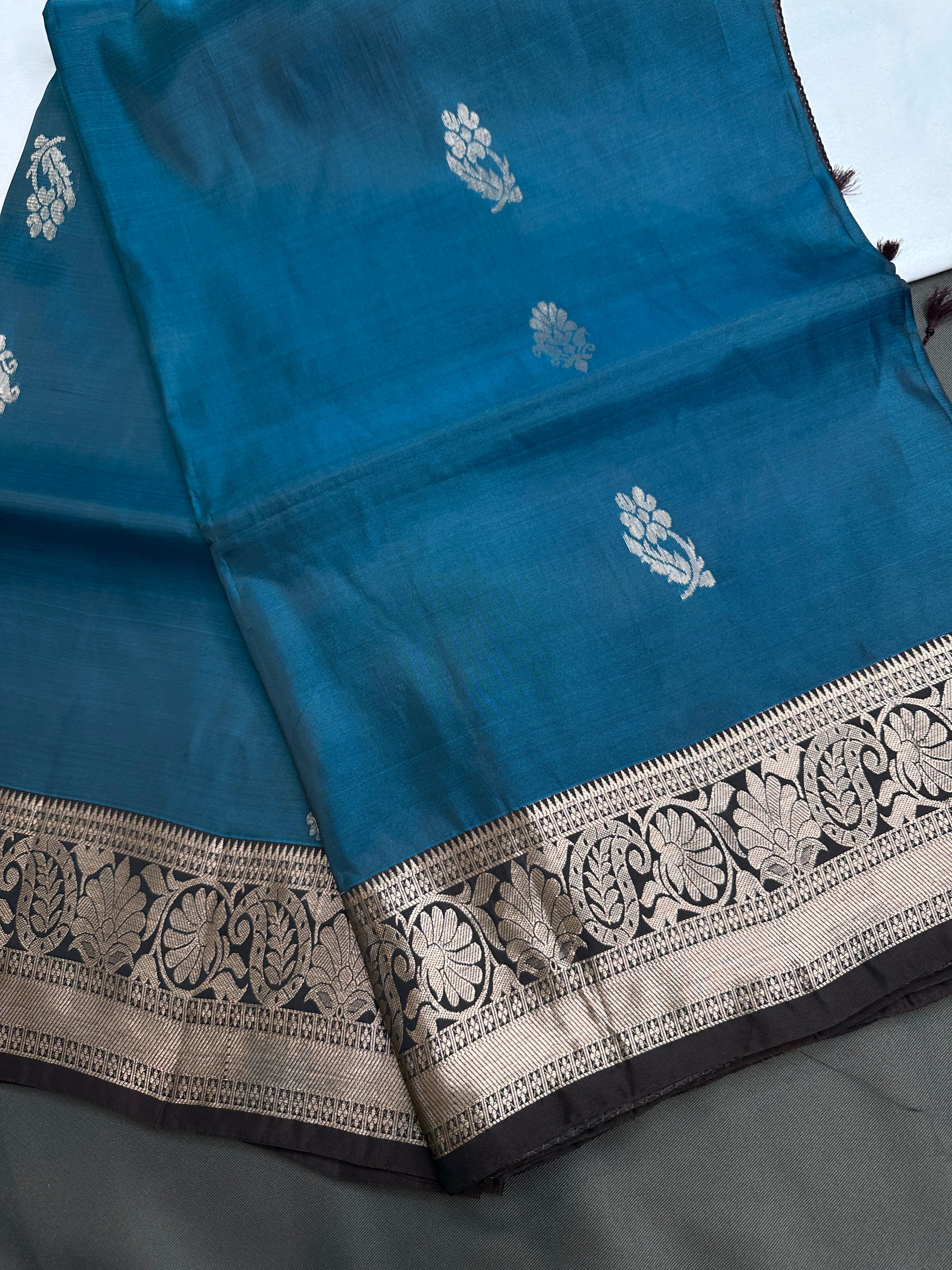 Peacock Blue Light Weight Kanchi Soft Handloom Silk  Saree - 