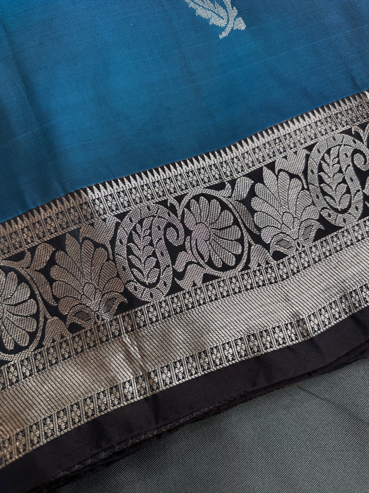 Peacock Blue Light Weight Kanchi Soft Handloom Silk  Saree - 
