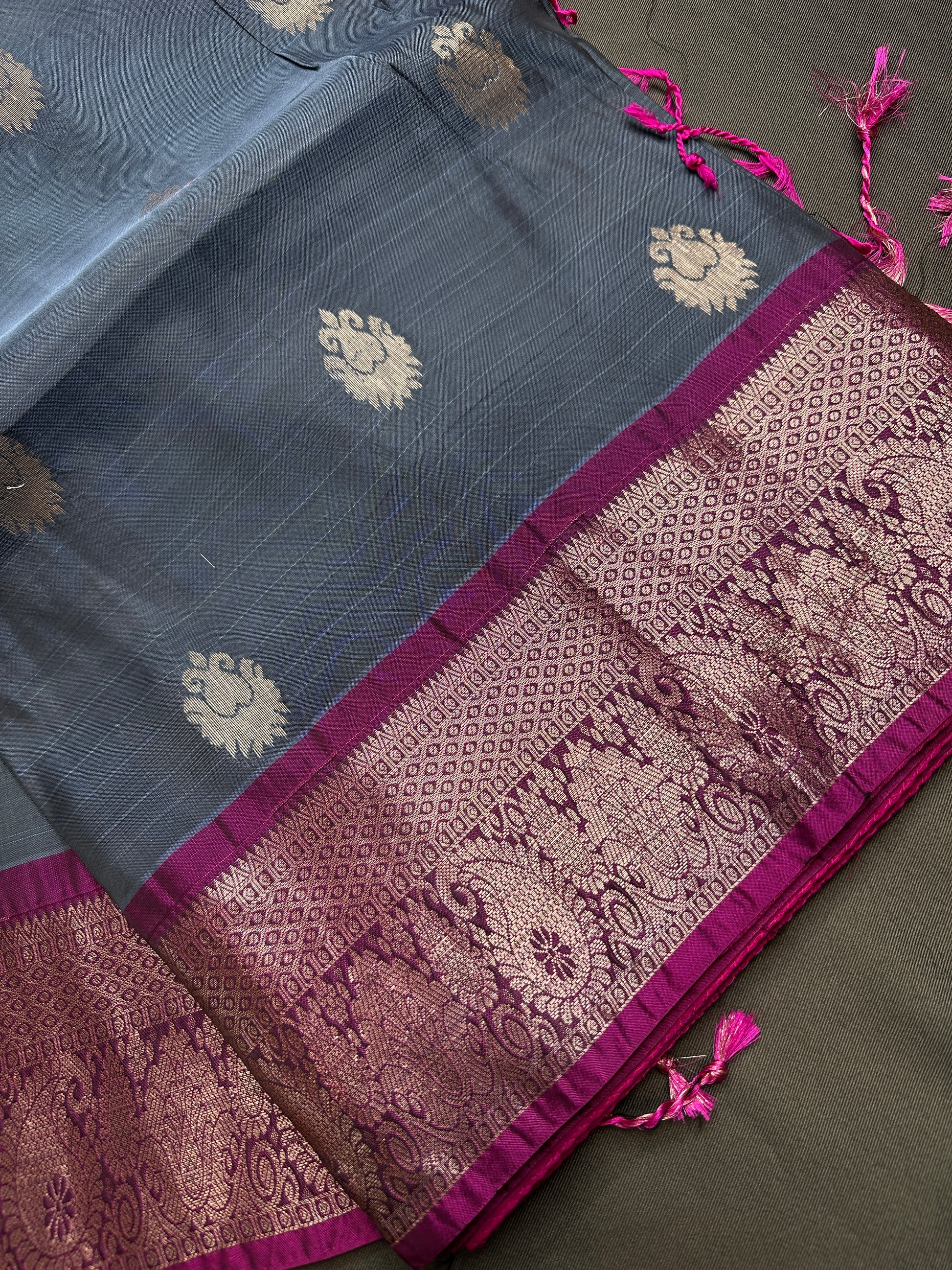 Grey Magenta Light Weight Kanchi Soft Handloom Silk  Saree - 