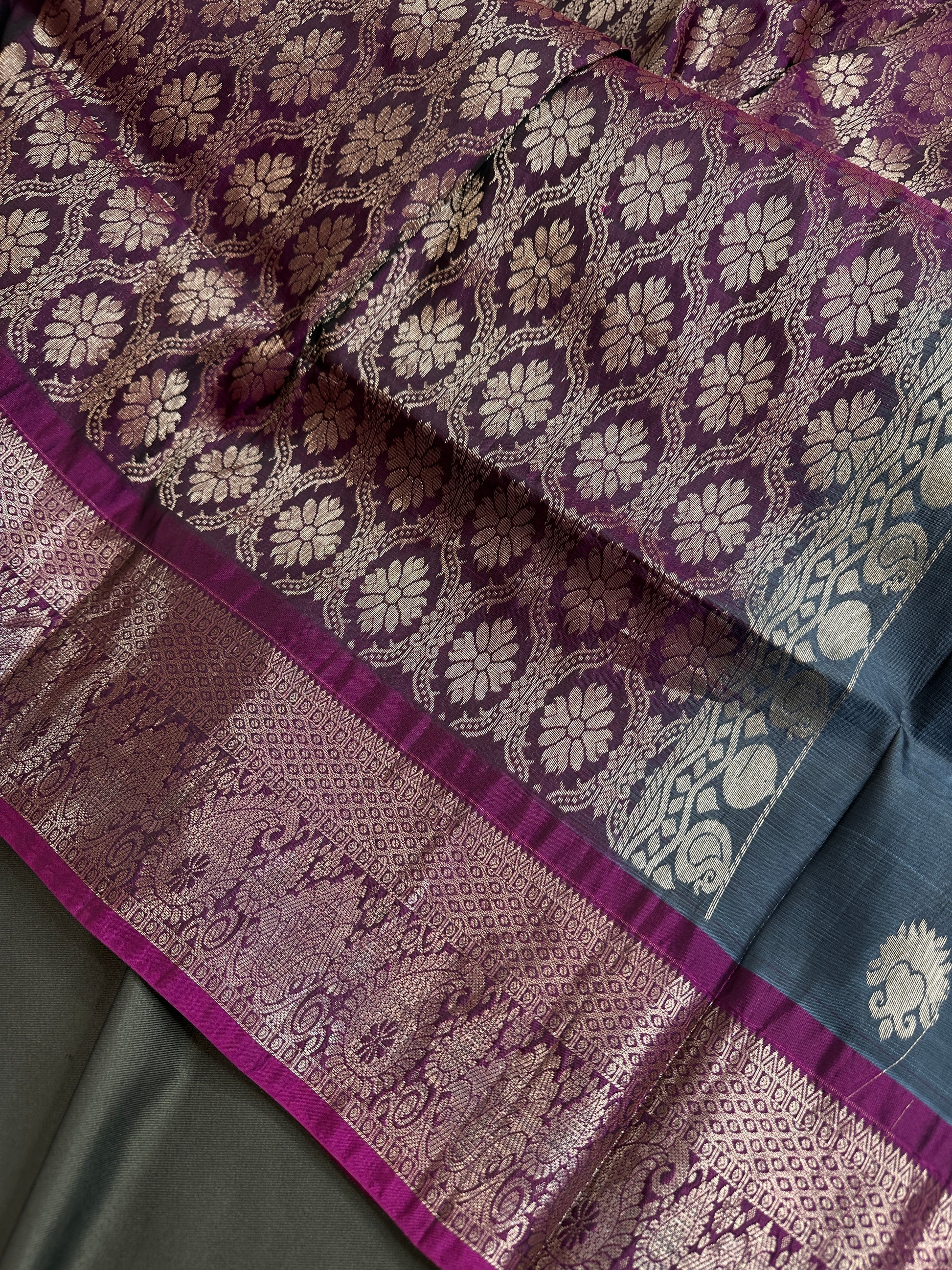 Grey Magenta Light Weight Kanchi Soft Handloom Silk  Saree - 