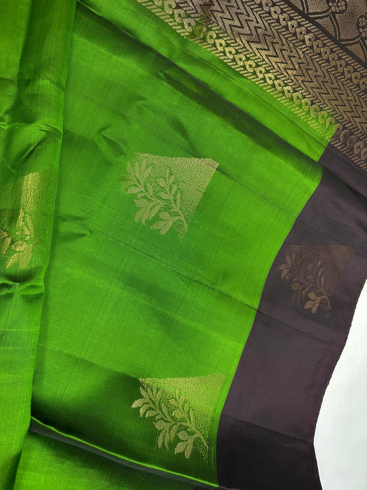 Green Pure Soft Silk  Handloom Saree - 