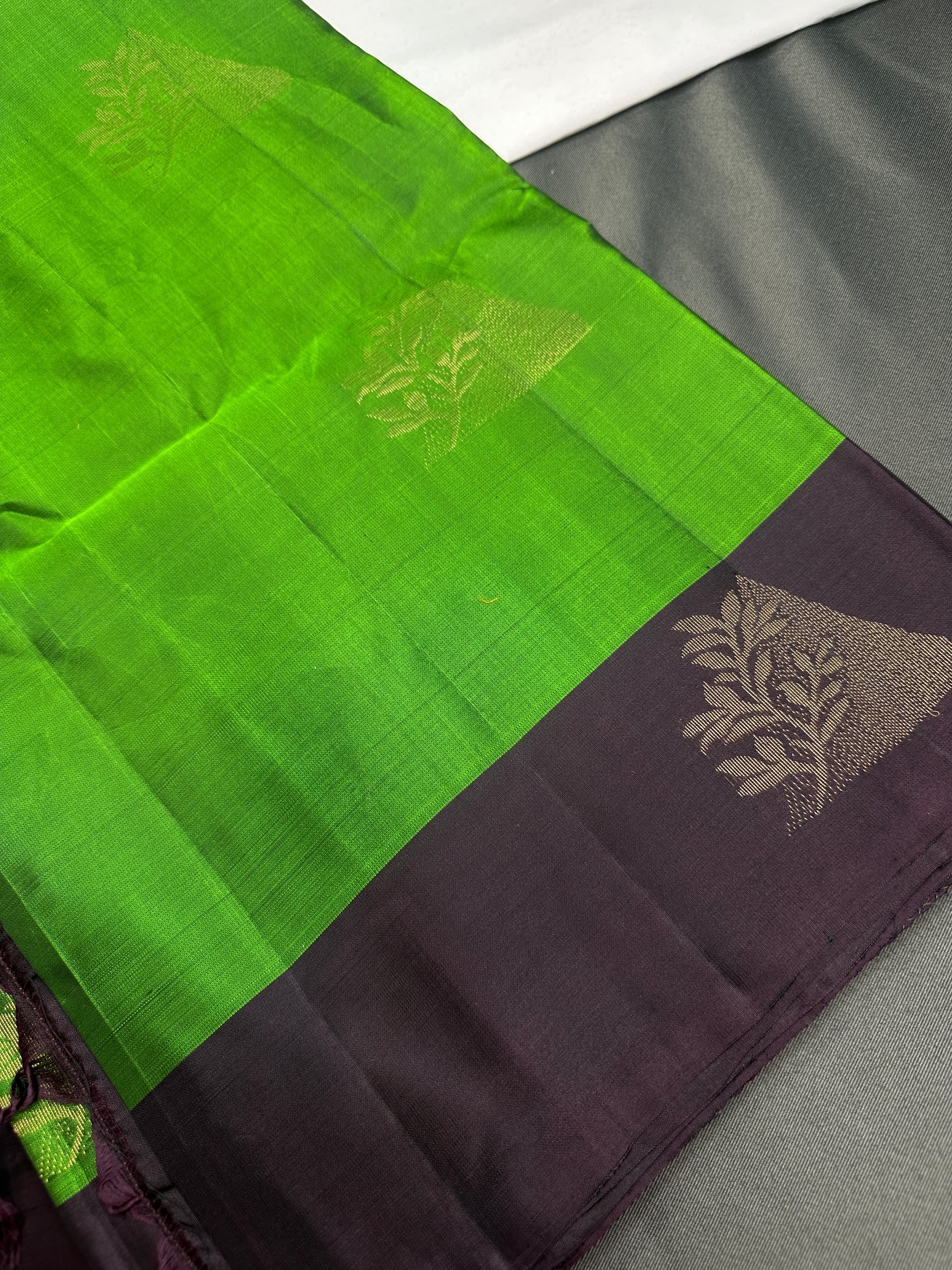 Green Pure Soft Silk  Handloom Saree - 