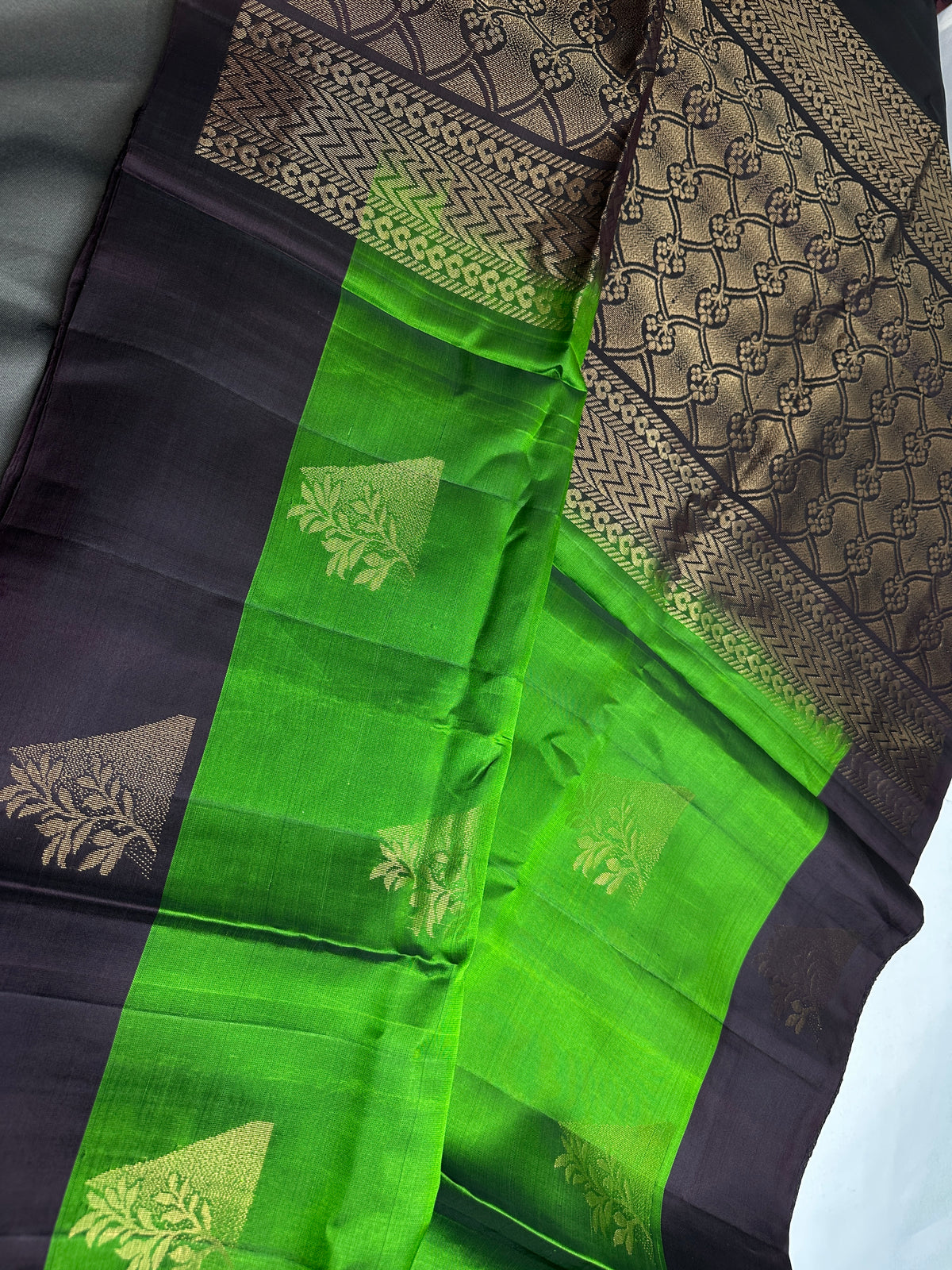Green Pure Soft Silk  Handloom Saree - 