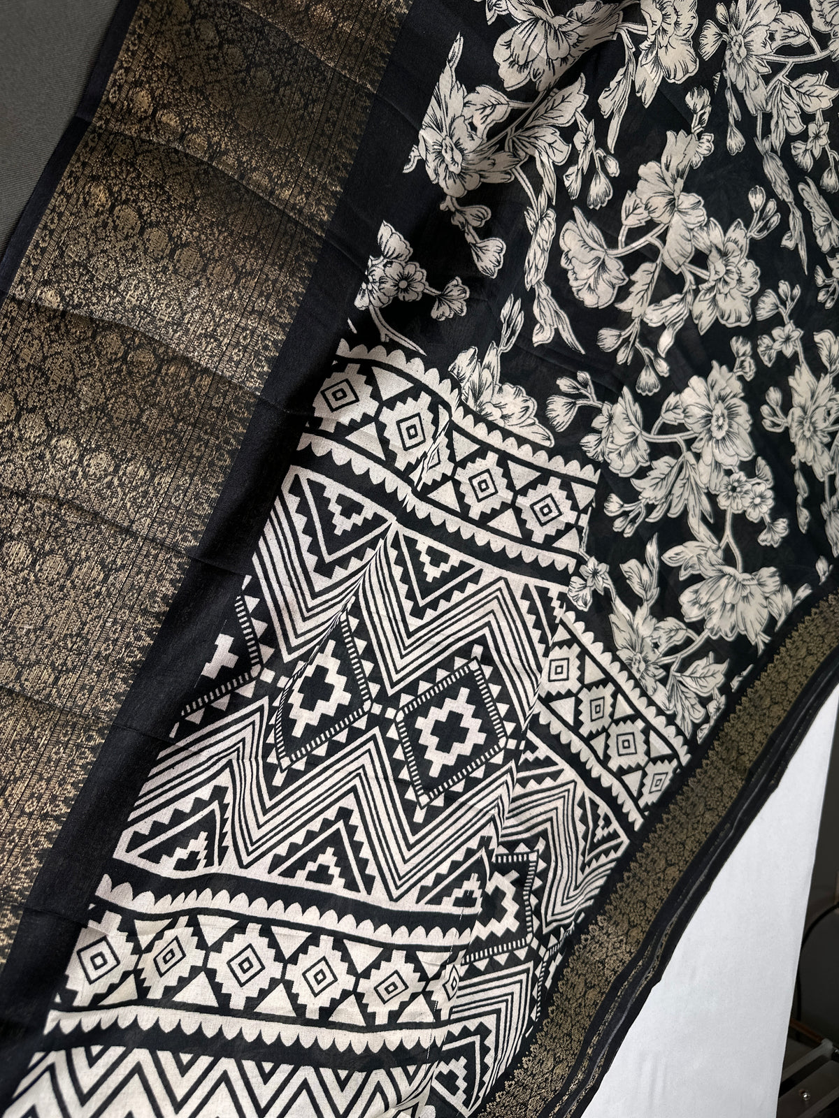 Kalamkari Cotton Silk Black White Floral Print Saree with kanchi Border - 