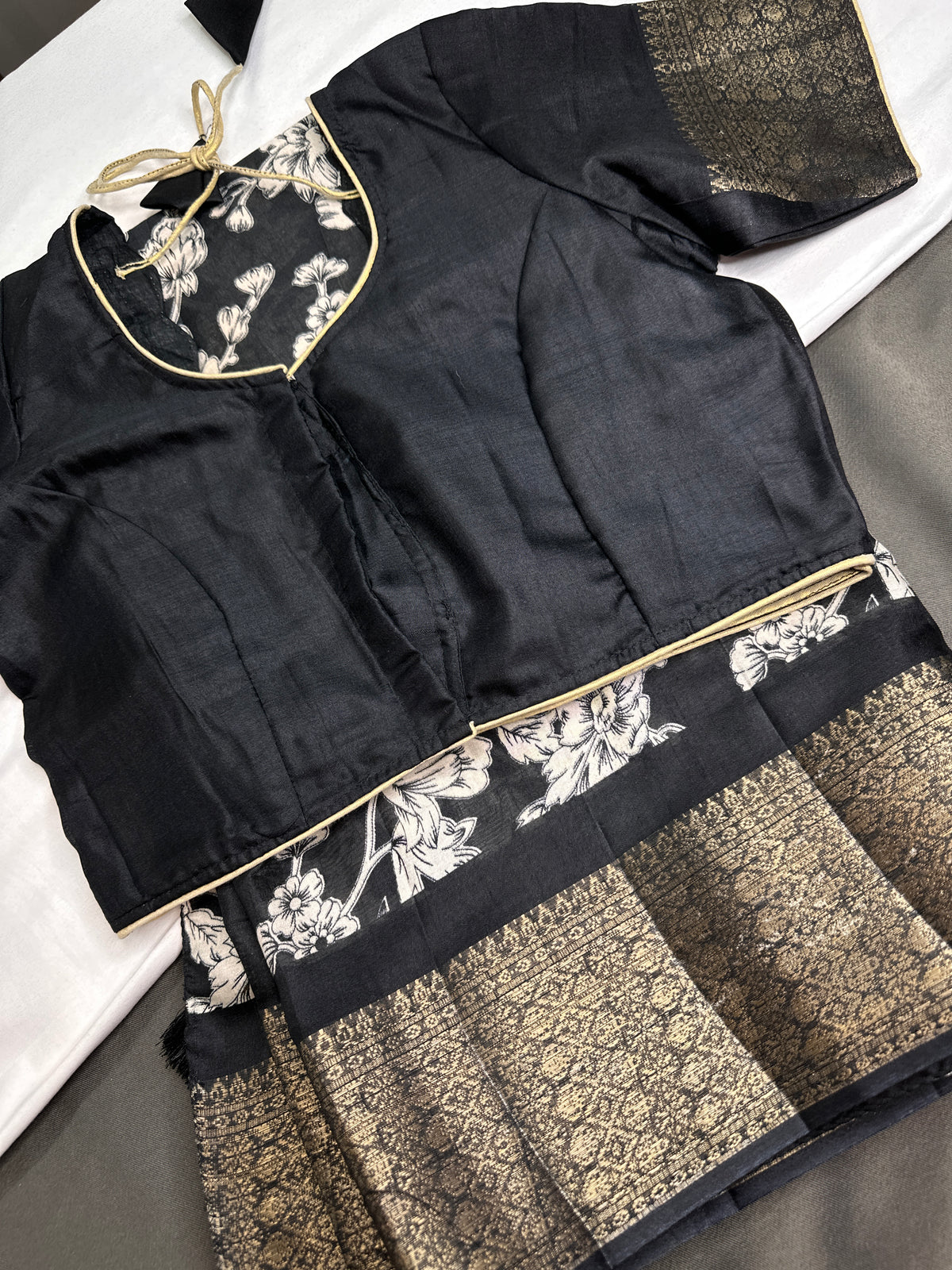 Kalamkari Cotton Silk Black White Floral Print Saree with kanchi Border - 