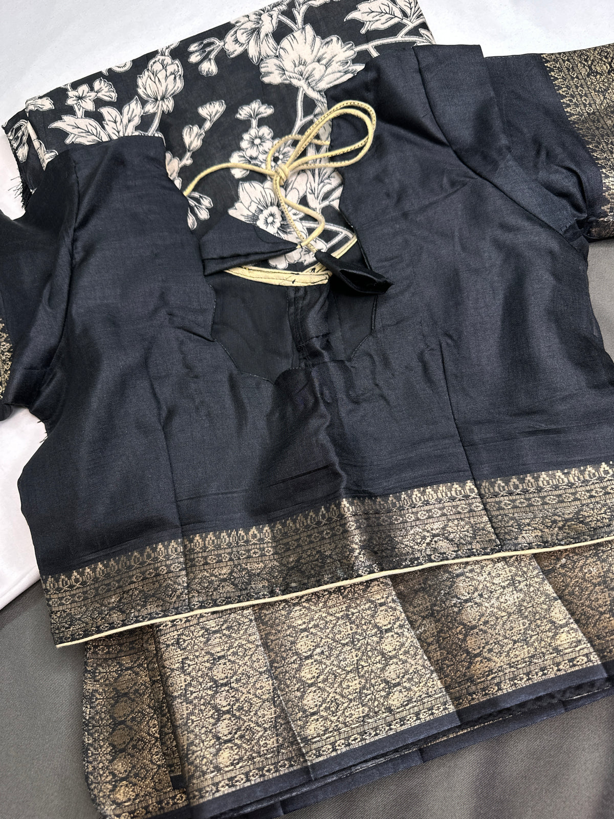 Kalamkari Cotton Silk Black White Floral Print Saree with kanchi Border - 