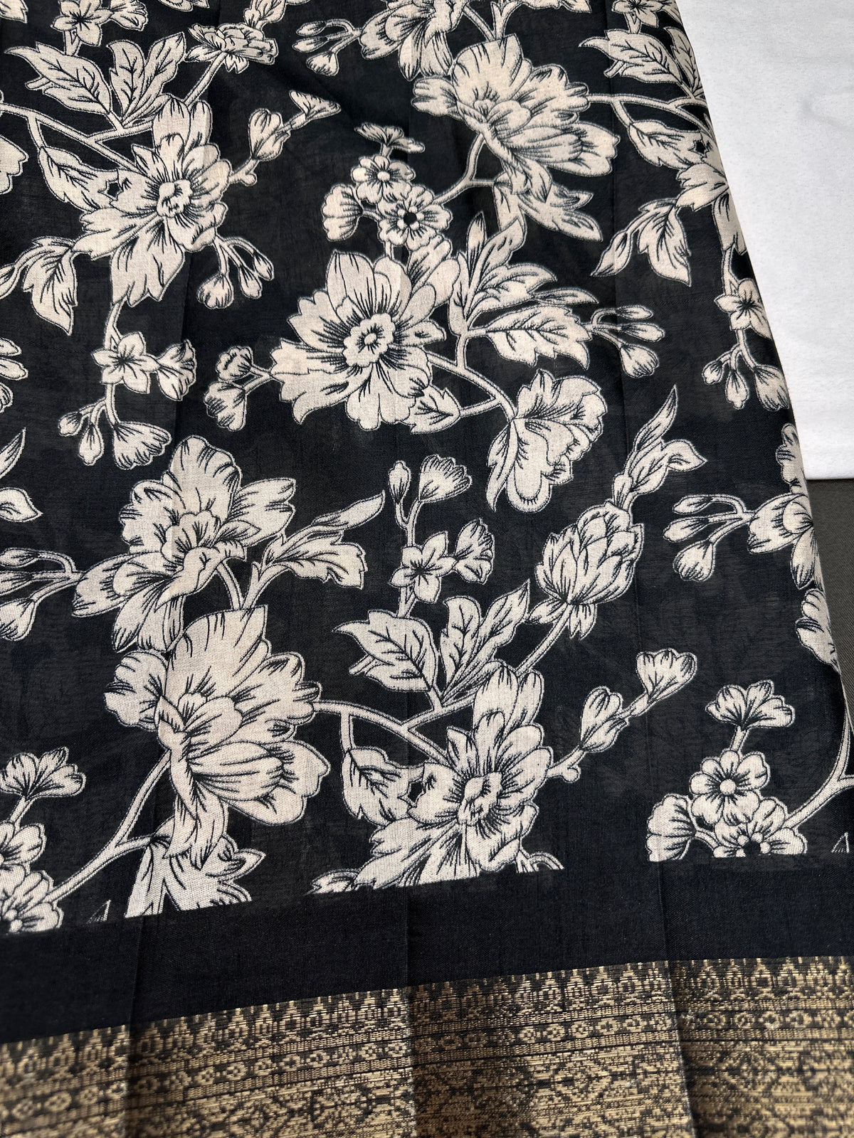 Kalamkari Cotton Silk Black White Floral Print Saree with kanchi Border - 