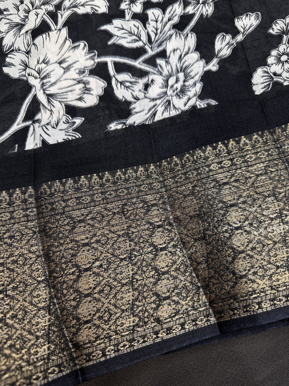 Kalamkari Cotton Silk Black White Floral Print Saree with kanchi Border - 