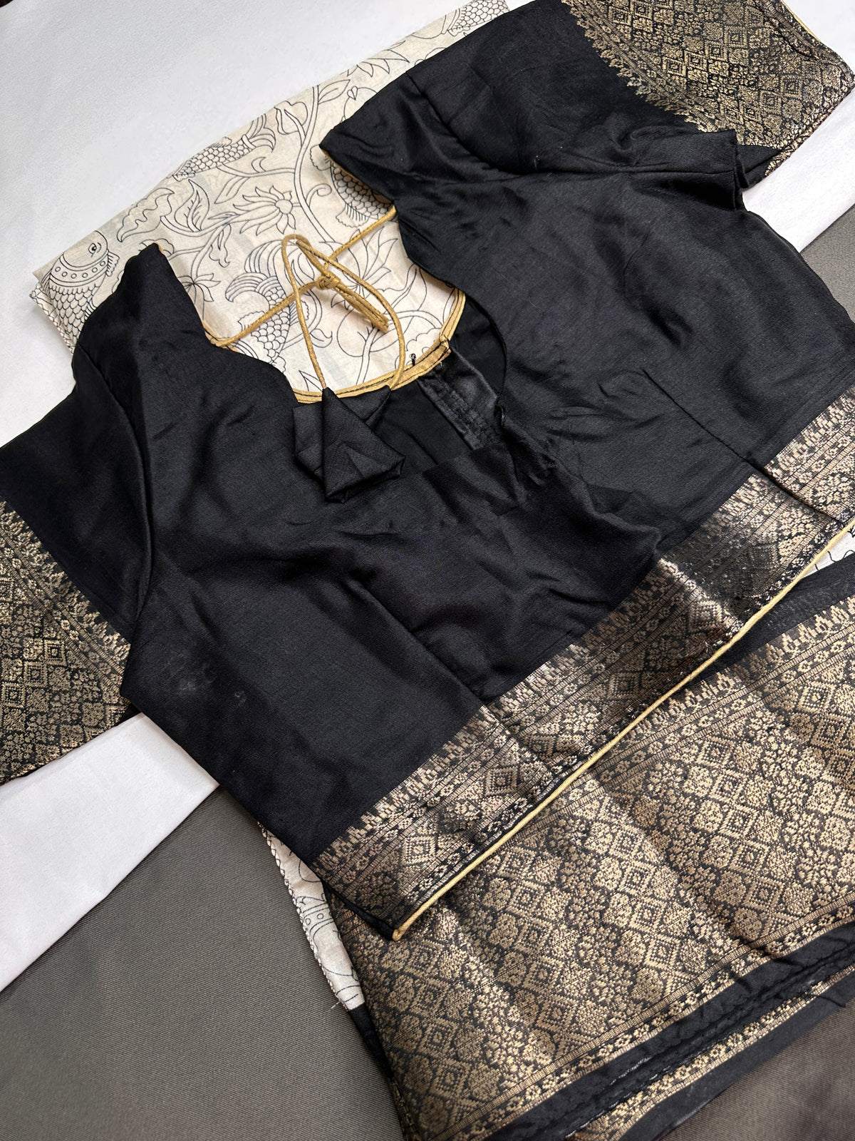 Kalamkari Cotton Silk Black Cream Floral Print Saree with kanchi Border - 