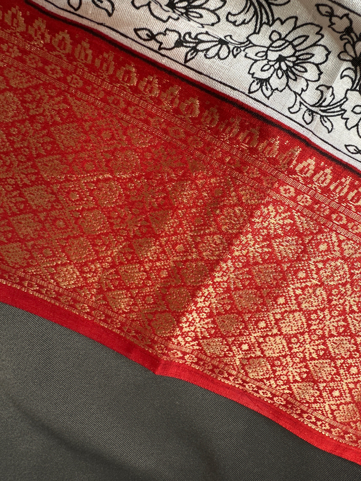 Kalamkari Cotton Silk Red Half White Floral Print Saree with kanchi Border - 