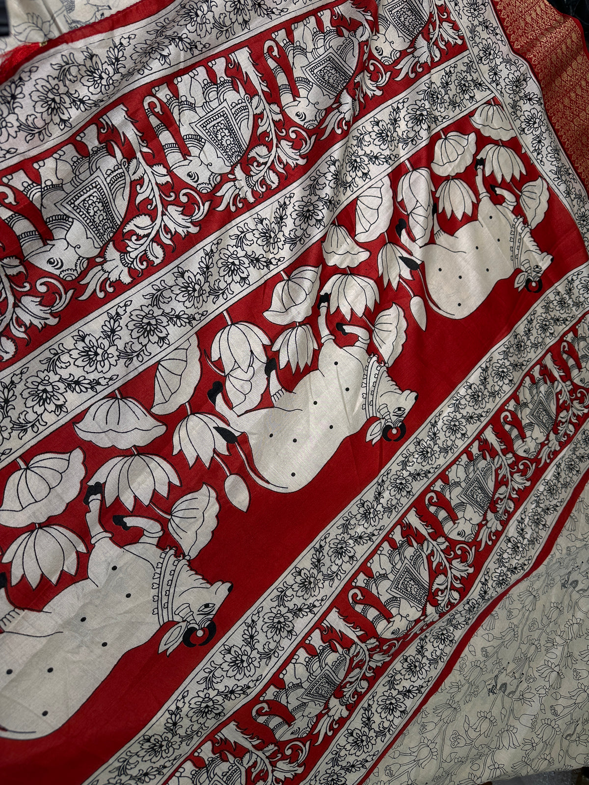 Kalamkari Cotton Silk Red Half White Floral Print Saree with kanchi Border - 