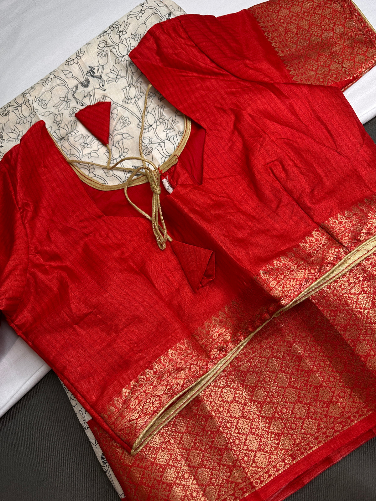 Kalamkari Cotton Silk Red Half White Floral Print Saree with kanchi Border - 