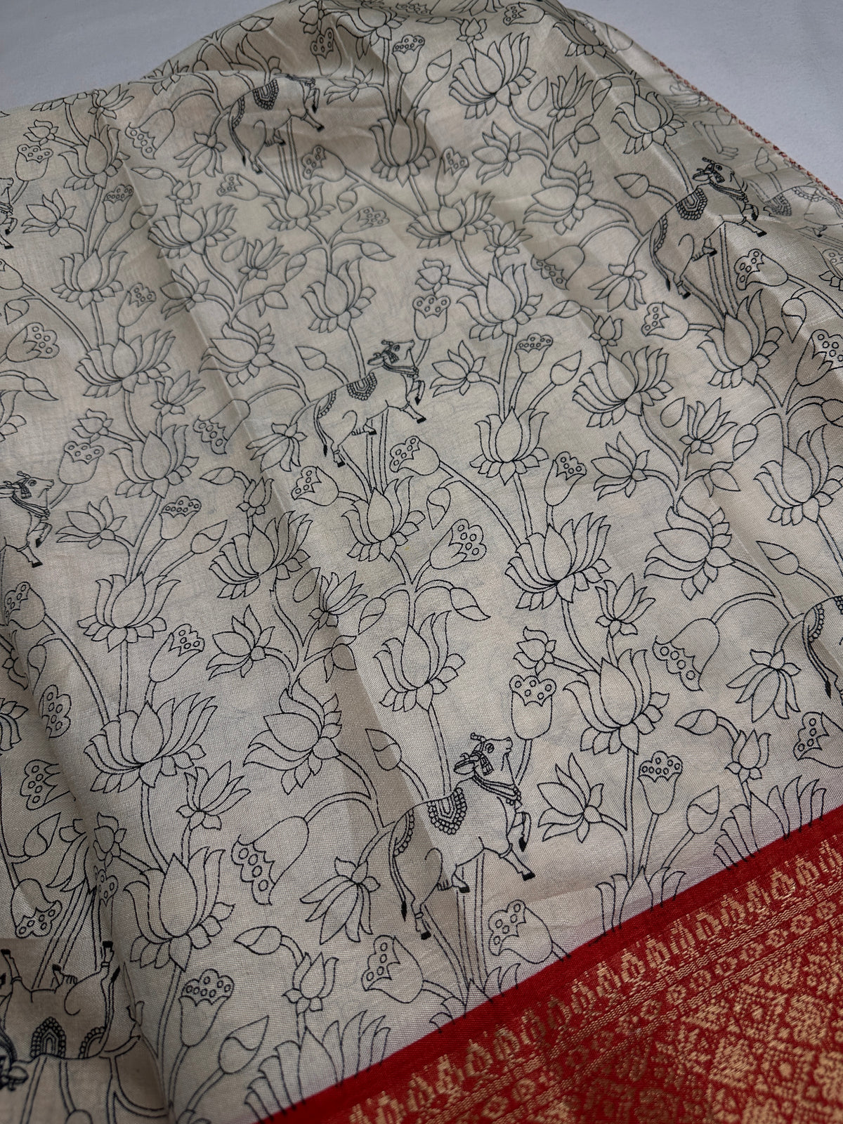 Kalamkari Cotton Silk Red Half White Floral Print Saree with kanchi Border - 