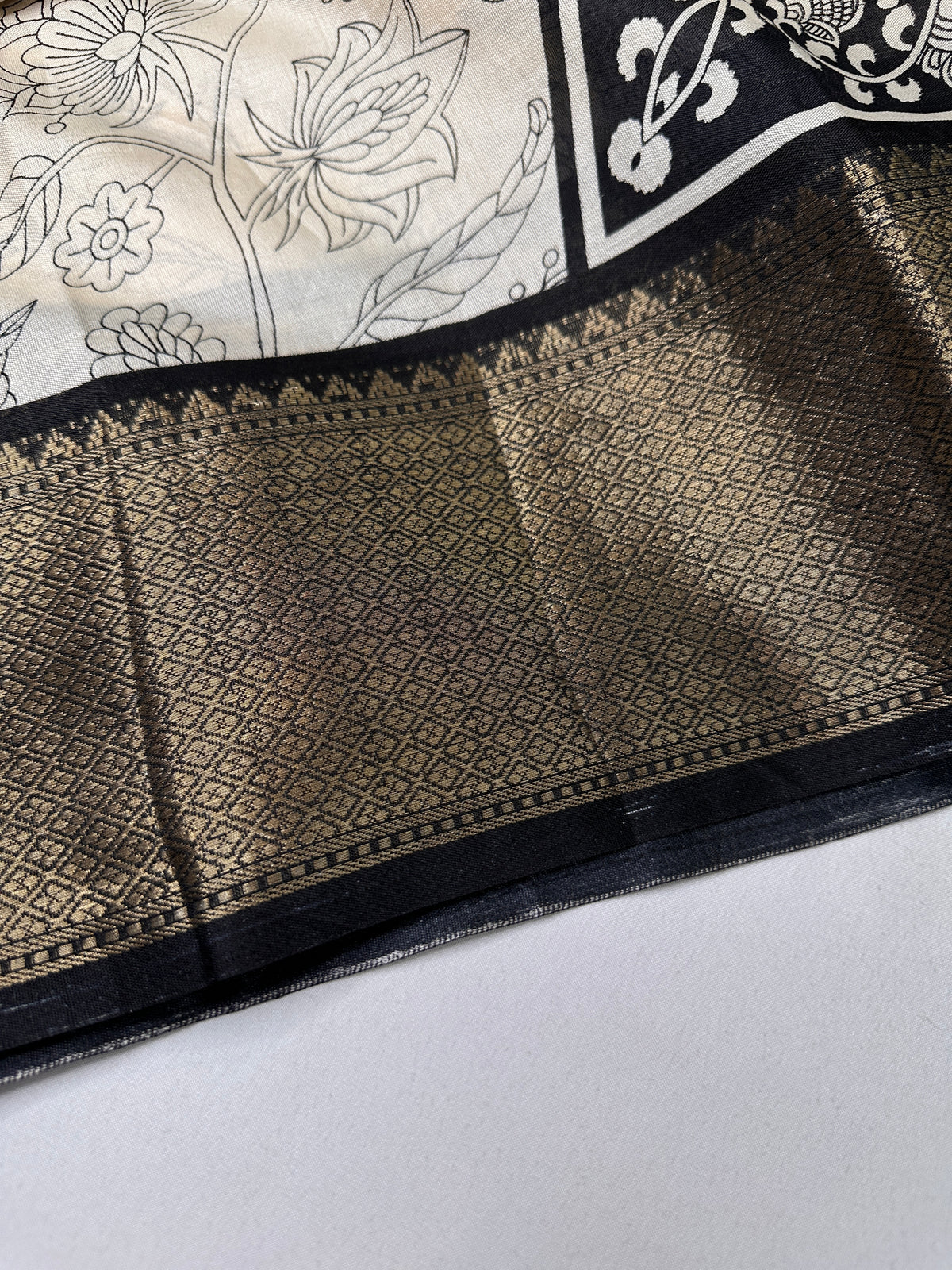 Kalamkari Cotton Silk Black Cream Floral Print Saree with kanchi Border - 