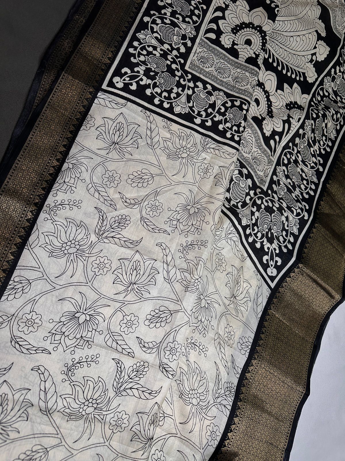 Kalamkari Cotton Silk Black Cream Floral Print Saree with kanchi Border - 
