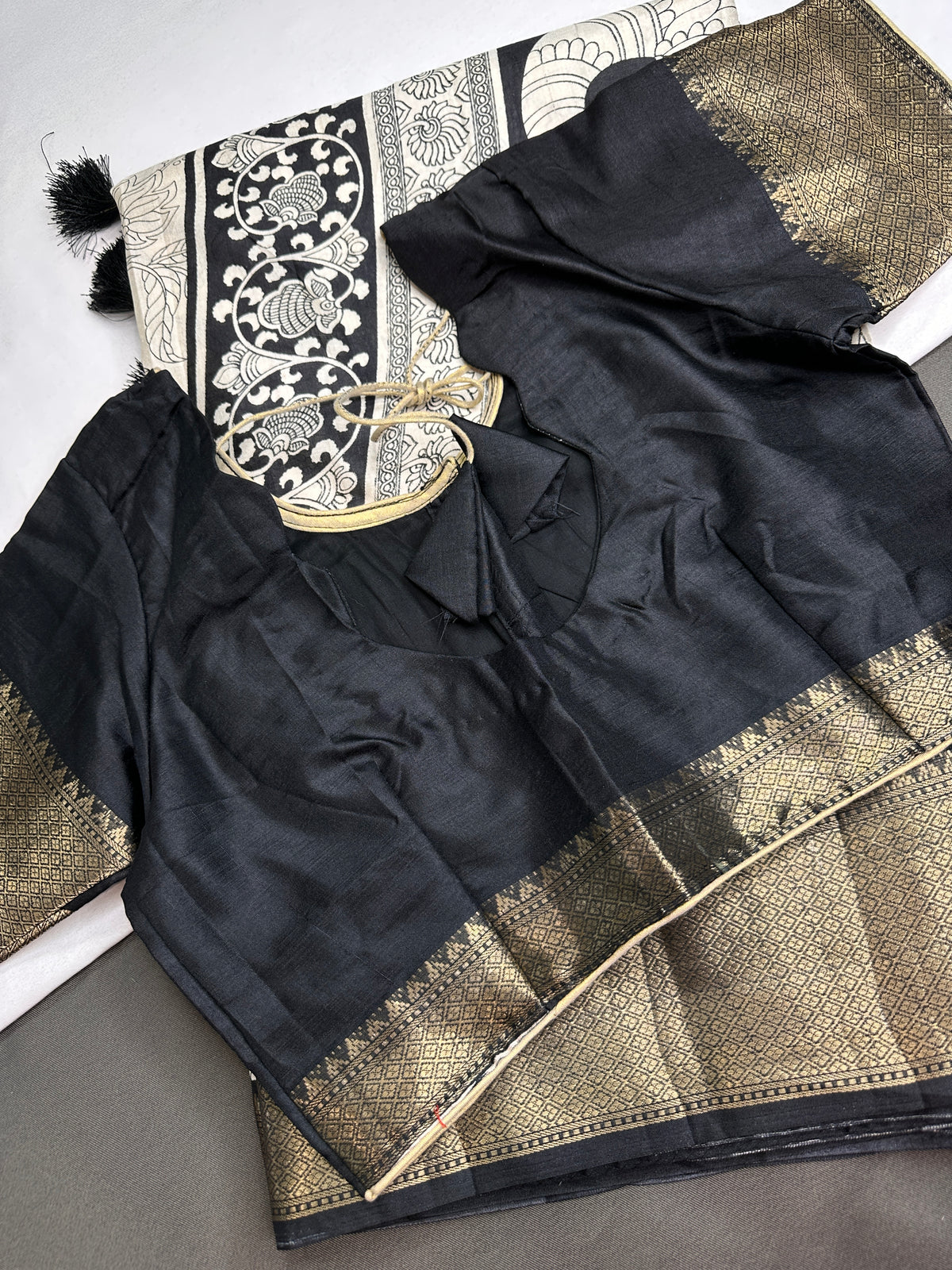 Kalamkari Cotton Silk Black Cream Floral Print Saree with kanchi Border - 