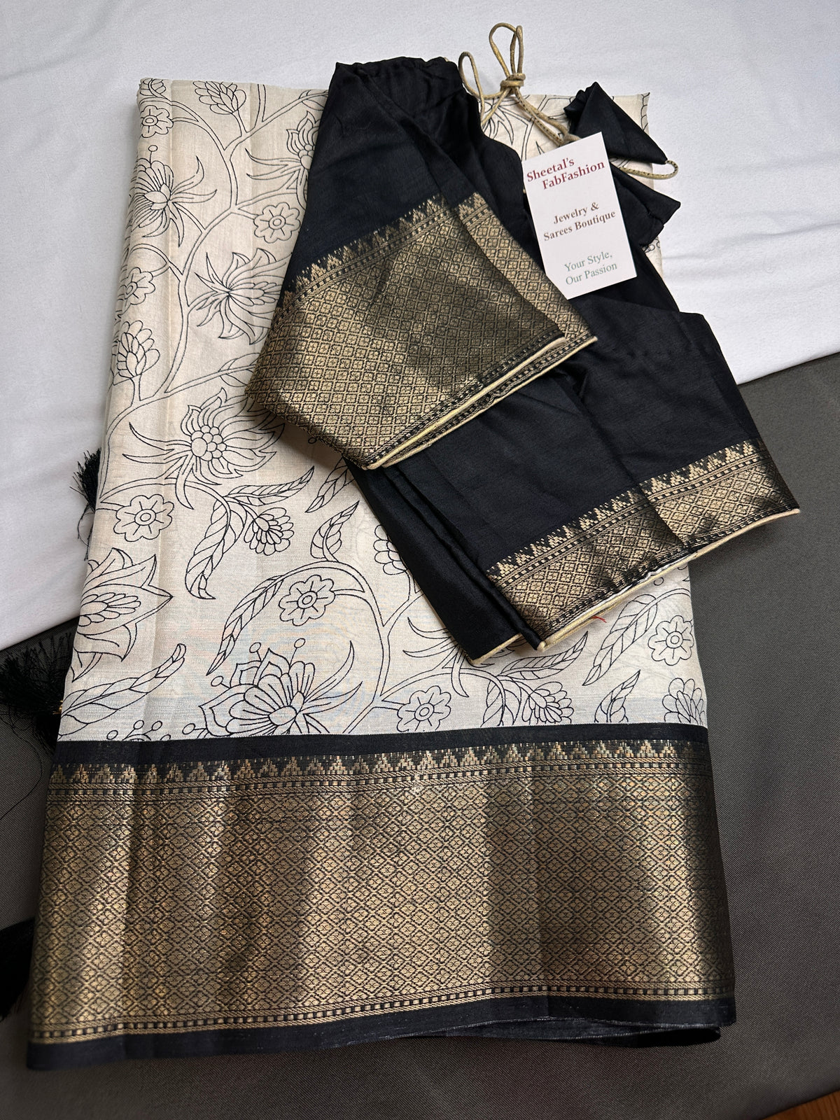 Kalamkari Cotton Silk Black Cream Floral Print Saree with kanchi Border - 