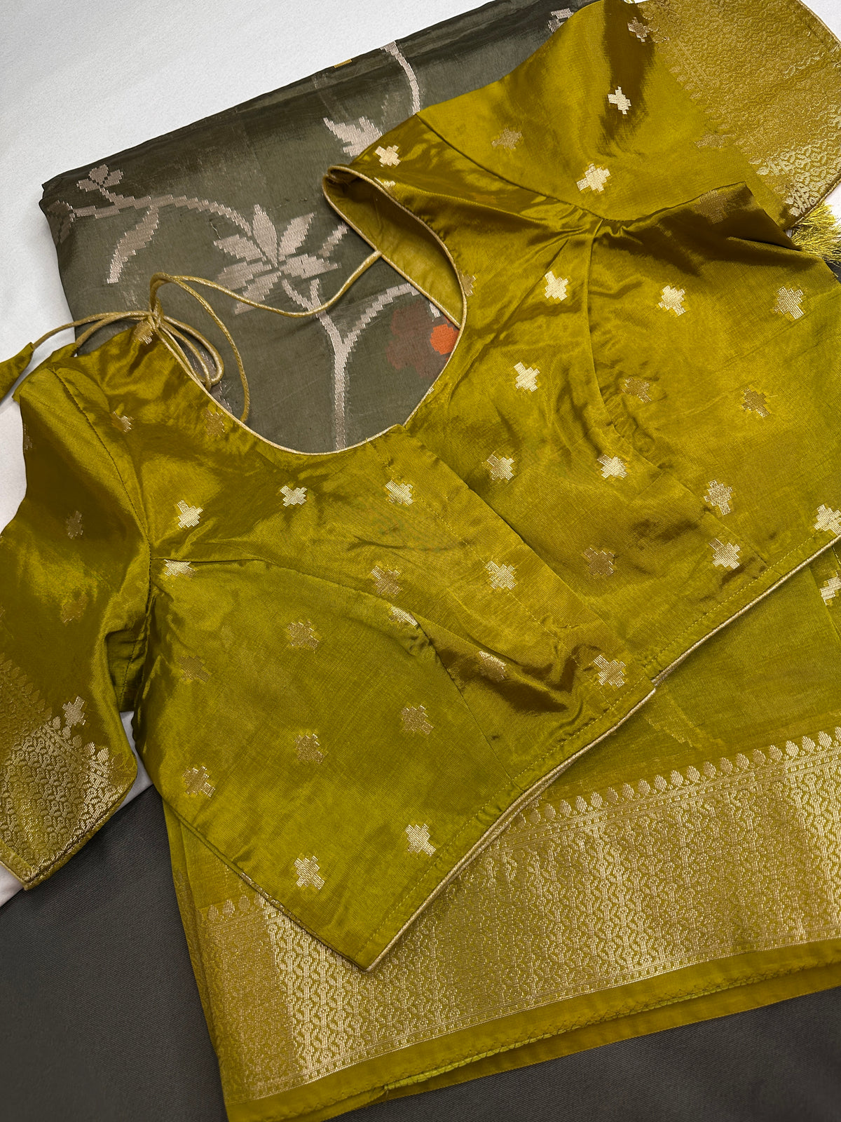 Oraganza Tissue Jamdani Weaving Green Saree - 