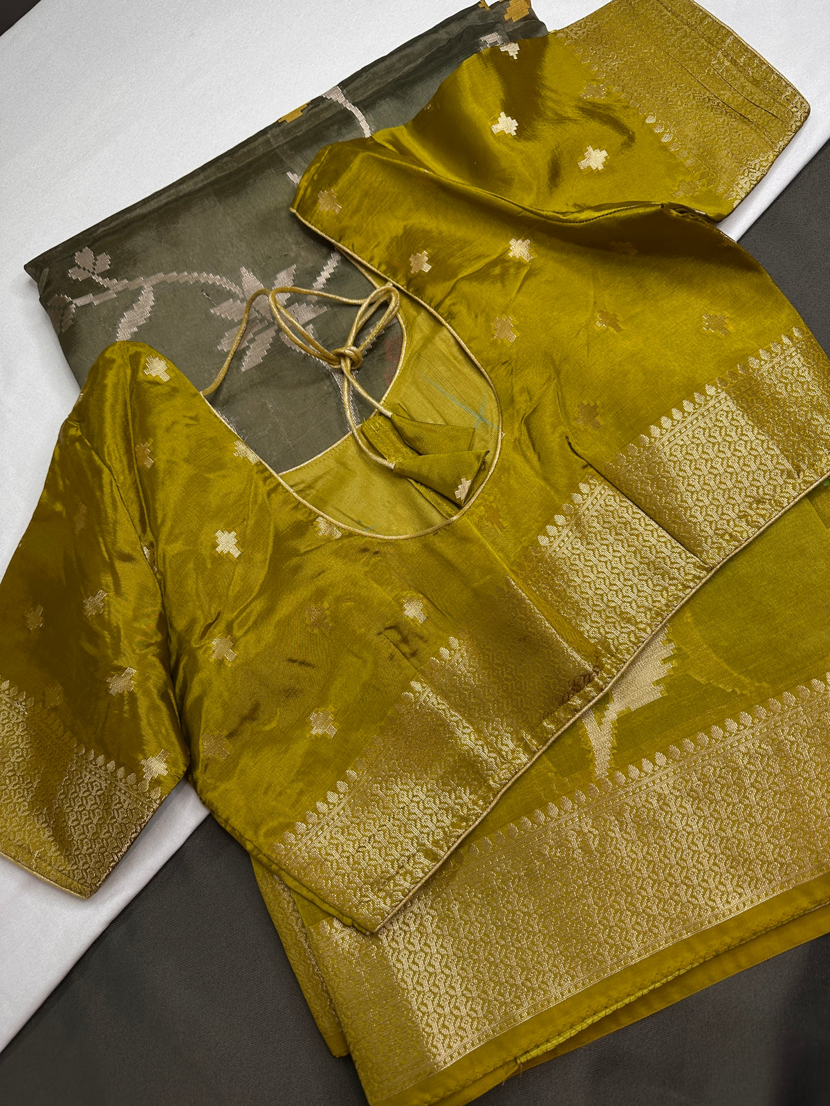 Oraganza Tissue Jamdani Weaving Green Saree - 