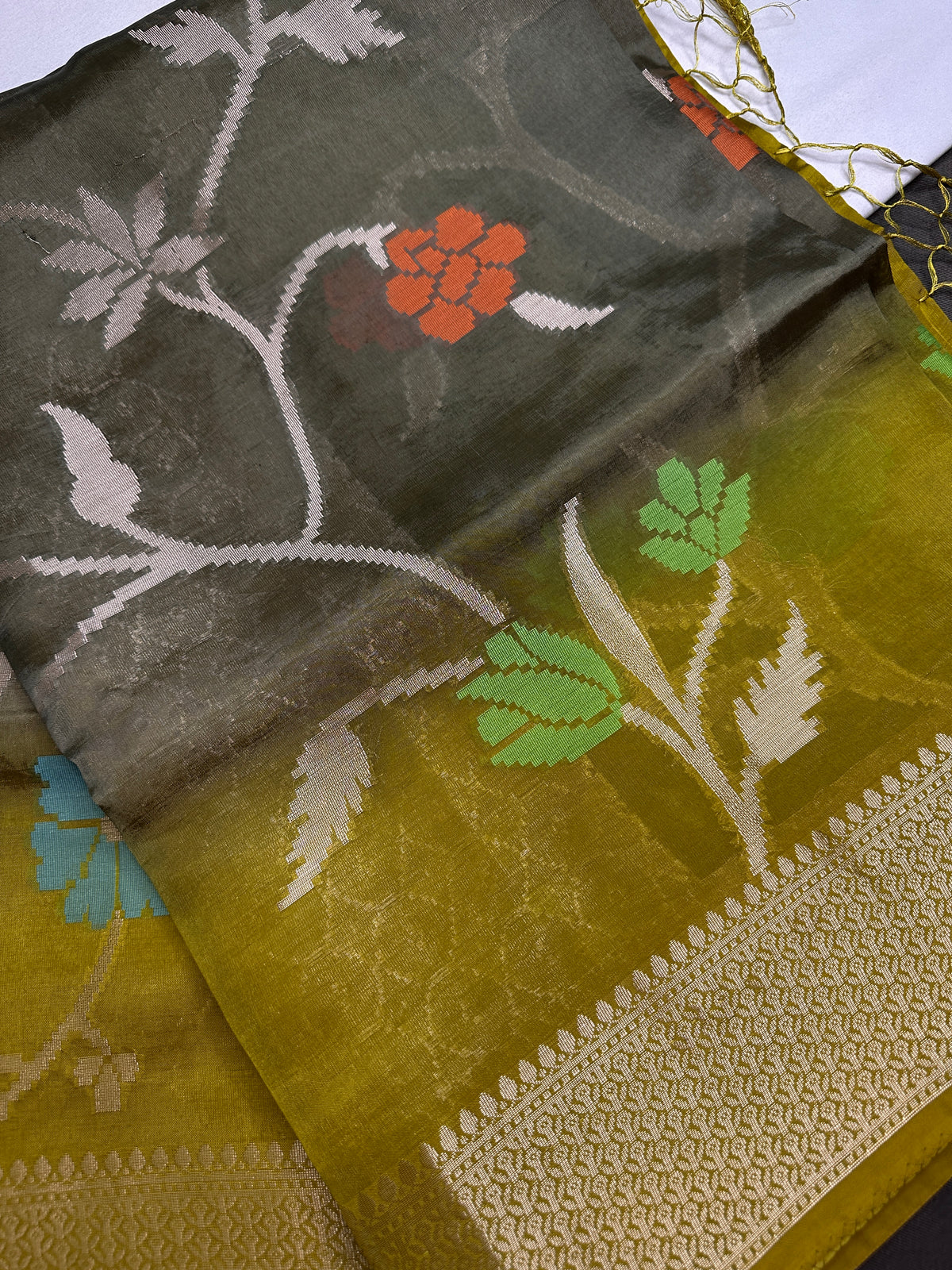 Oraganza Tissue Jamdani Weaving Green Saree - 