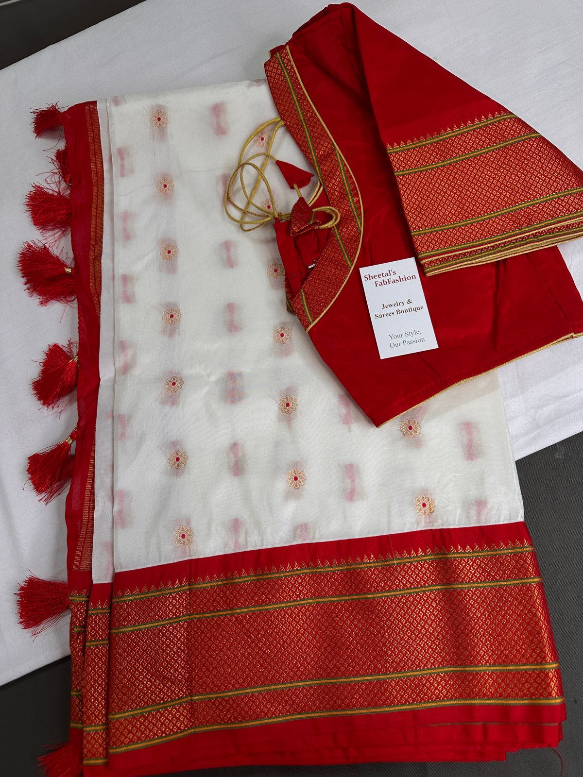 Semi Gadwal Silk Paithani White Red Saree - SR001102