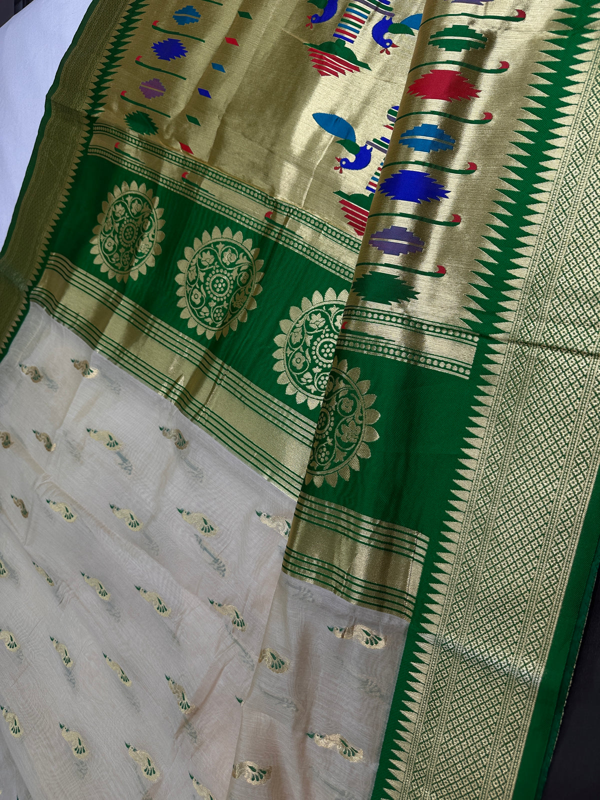 Semi Gadwal Silk Paithani White Red Saree - SR001103