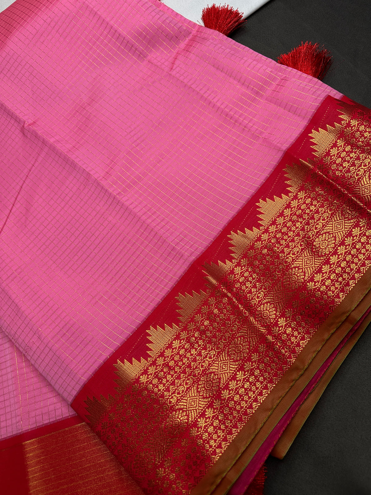 Pink Red Vintage Checked Semi Kanjivaram Pattu Saree - SR001136