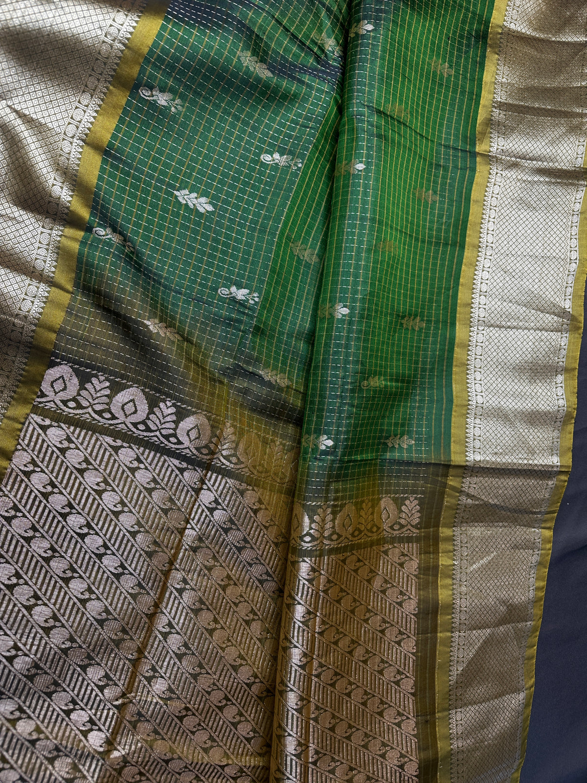 Vintage Checkered Kanchi Border Green Silk Saree with Stitched Blouse - SR001139