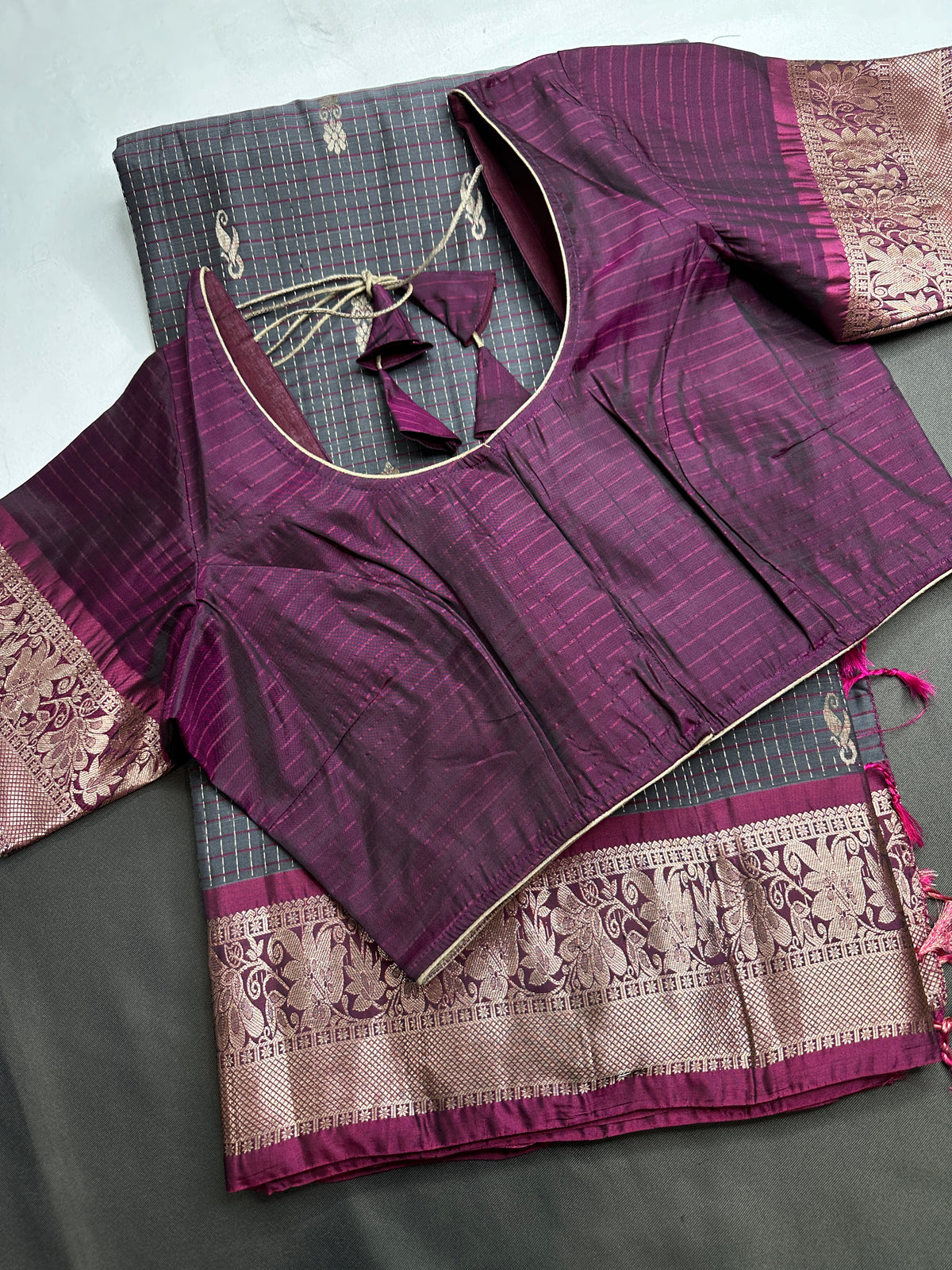 Vintage Checkered Kanchi Border Grey Magenta Silk Saree with Stitched Blouse - SR001140