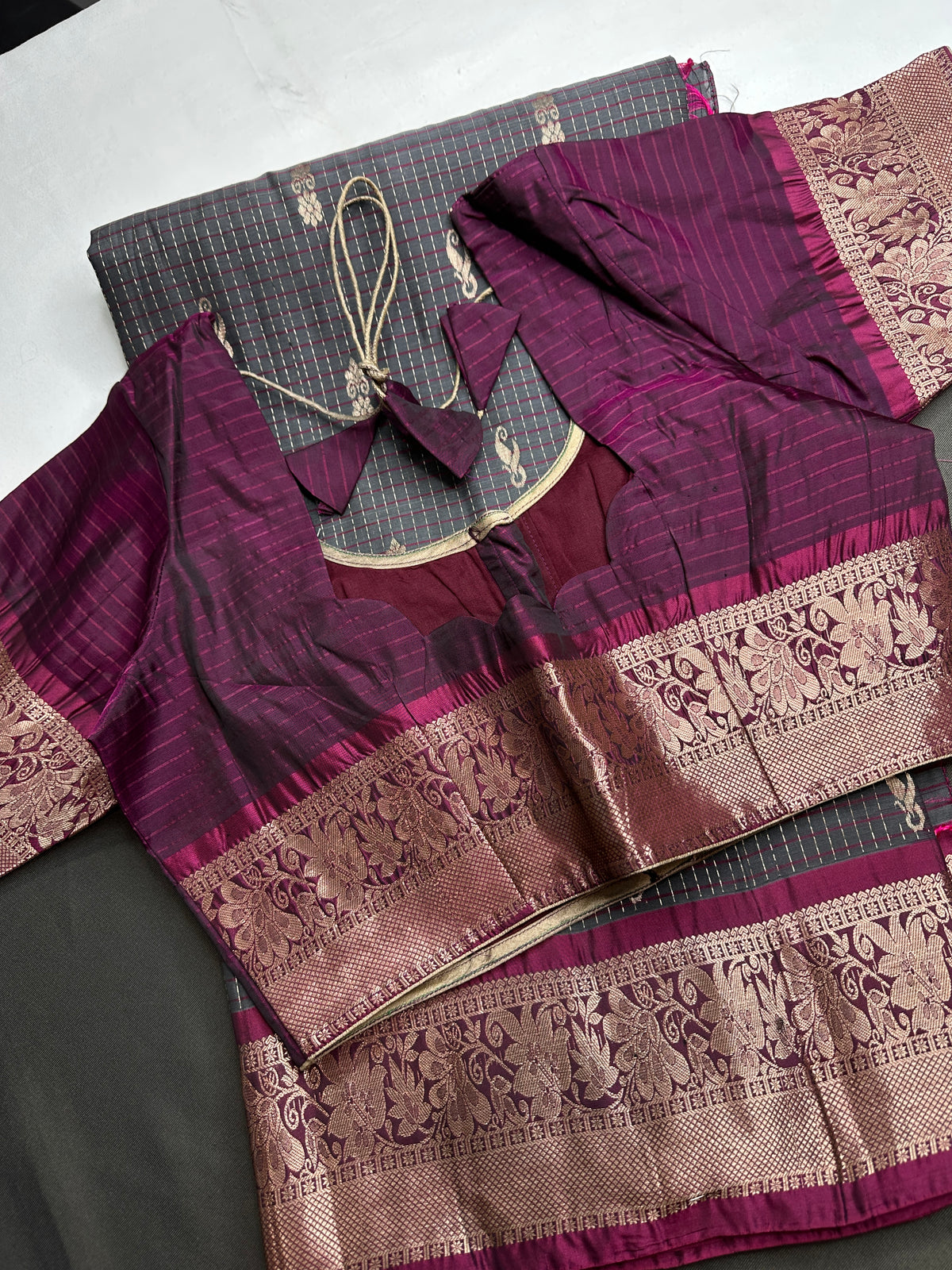 Vintage Checkered Kanchi Border Grey Magenta Silk Saree with Stitched Blouse - SR001140