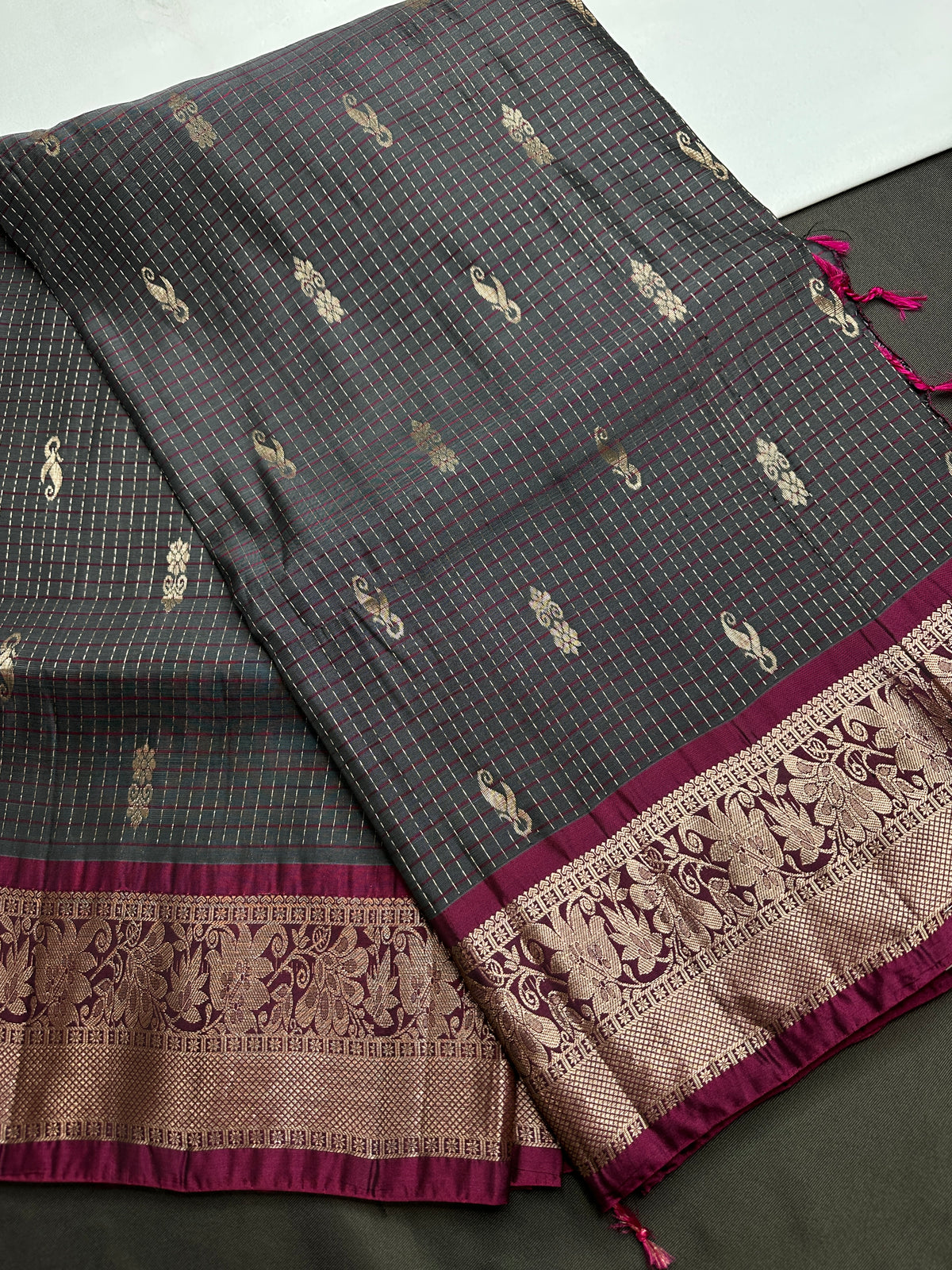 Vintage Checkered Kanchi Border Grey Magenta Silk Saree with Stitched Blouse - SR001140