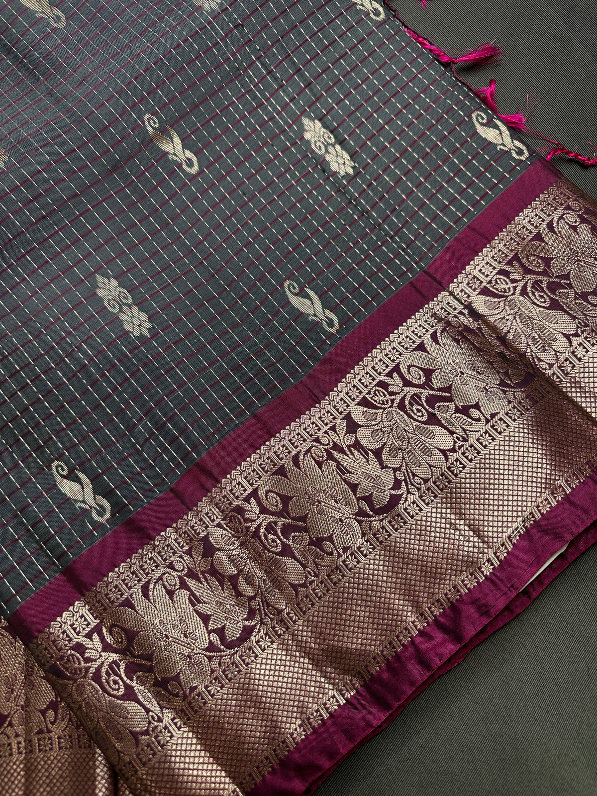 Vintage Checkered Kanchi Border Grey Magenta Silk Saree with Stitched Blouse - SR001140