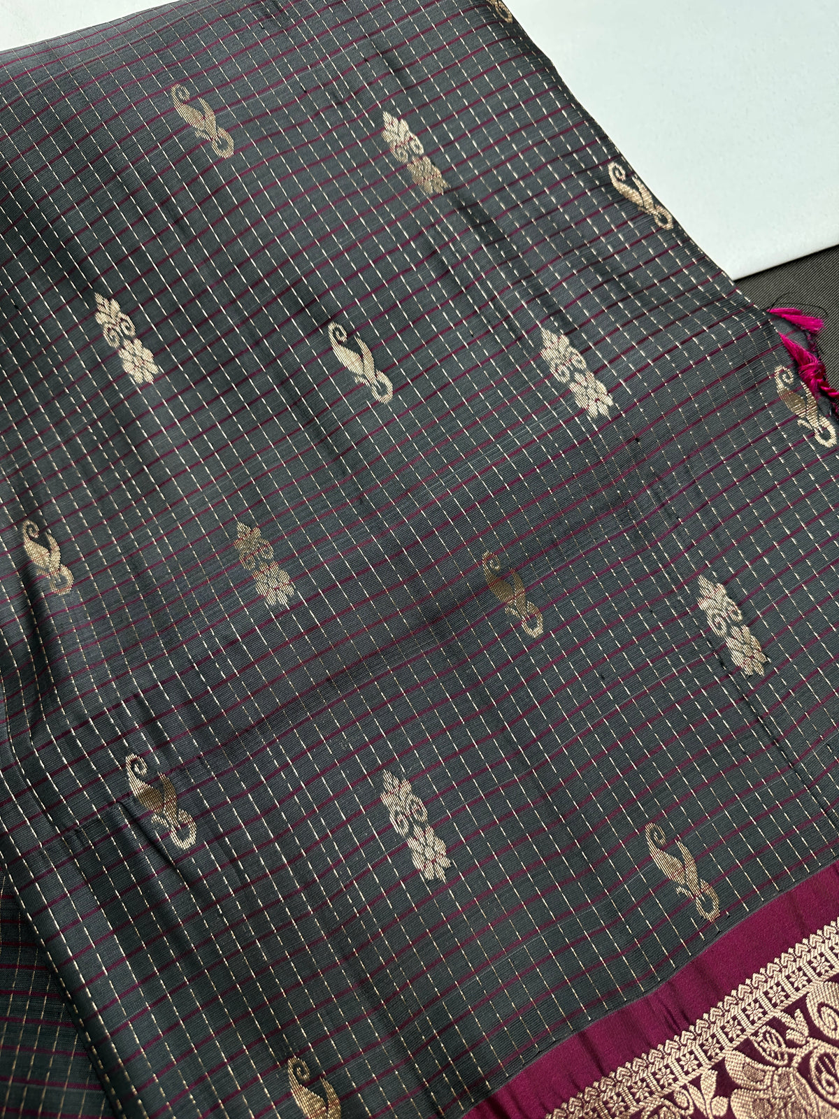 Vintage Checkered Kanchi Border Grey Magenta Silk Saree with Stitched Blouse - SR001140