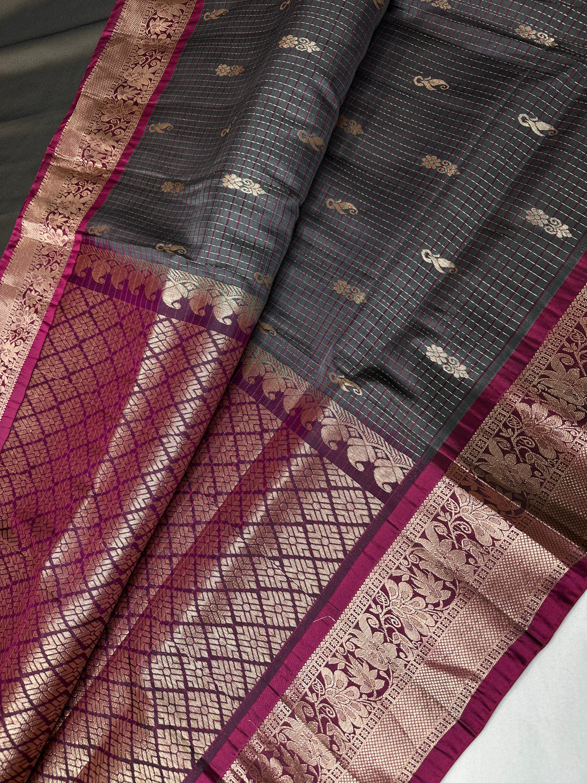 Vintage Checkered Kanchi Border Grey Magenta Silk Saree with Stitched Blouse - SR001140