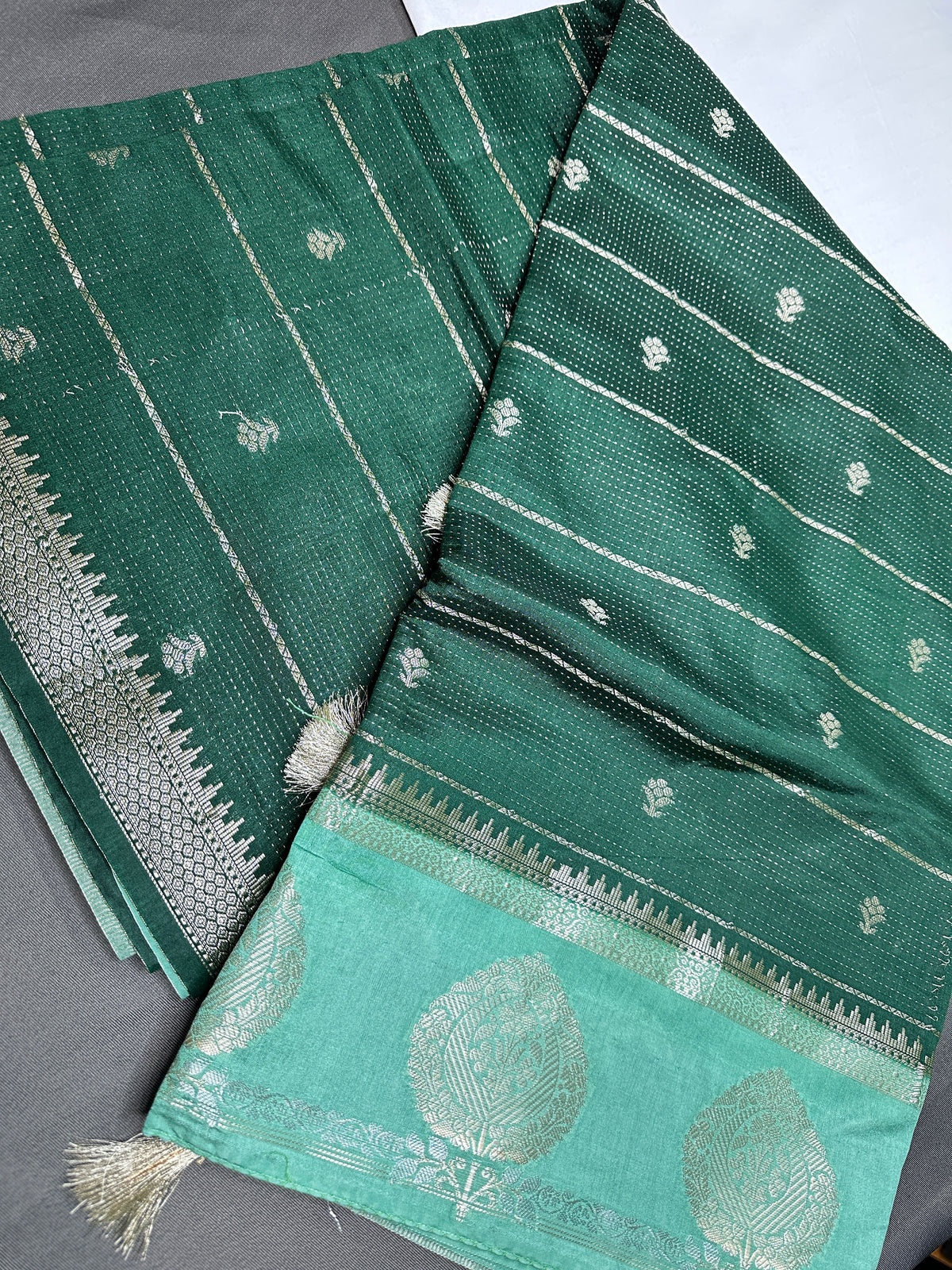 Green Raw Mango Light Weight Silk Saree - 