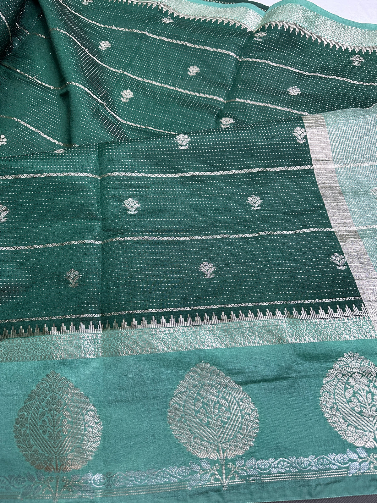Green Raw Mango Light Weight Silk Saree - 
