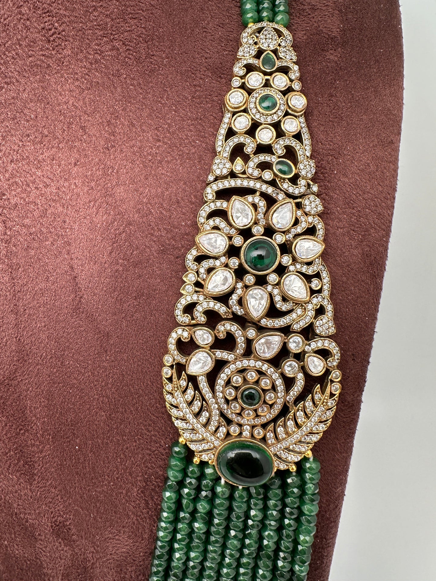 Victorian Kundan Side Brochuer Green Onyx Beads Necklace