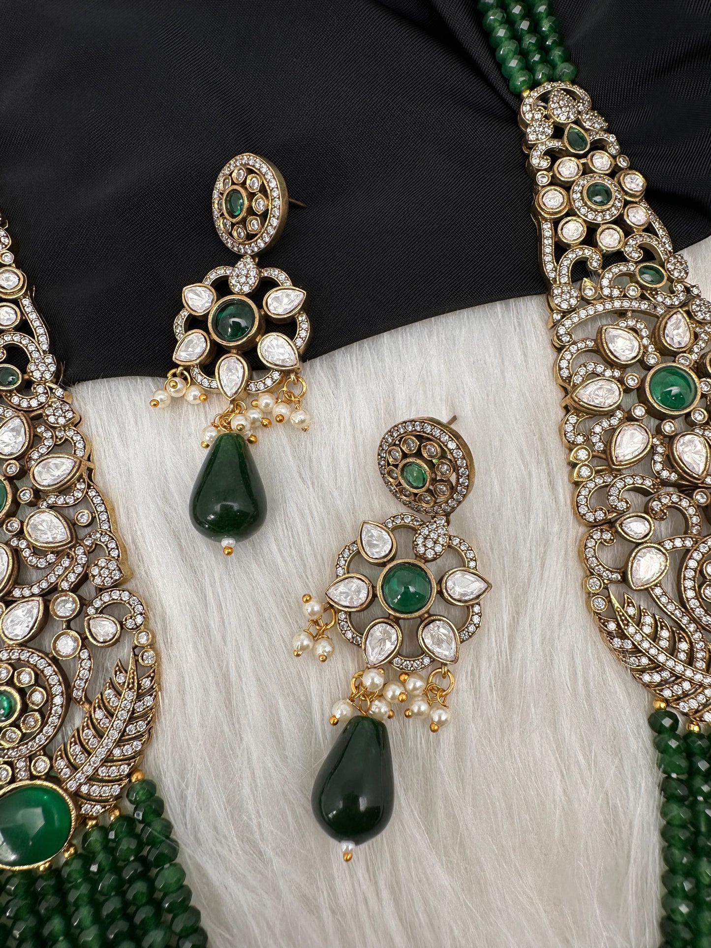 Victorian Kundan Side Brochuer Green Onyx Beads Necklace