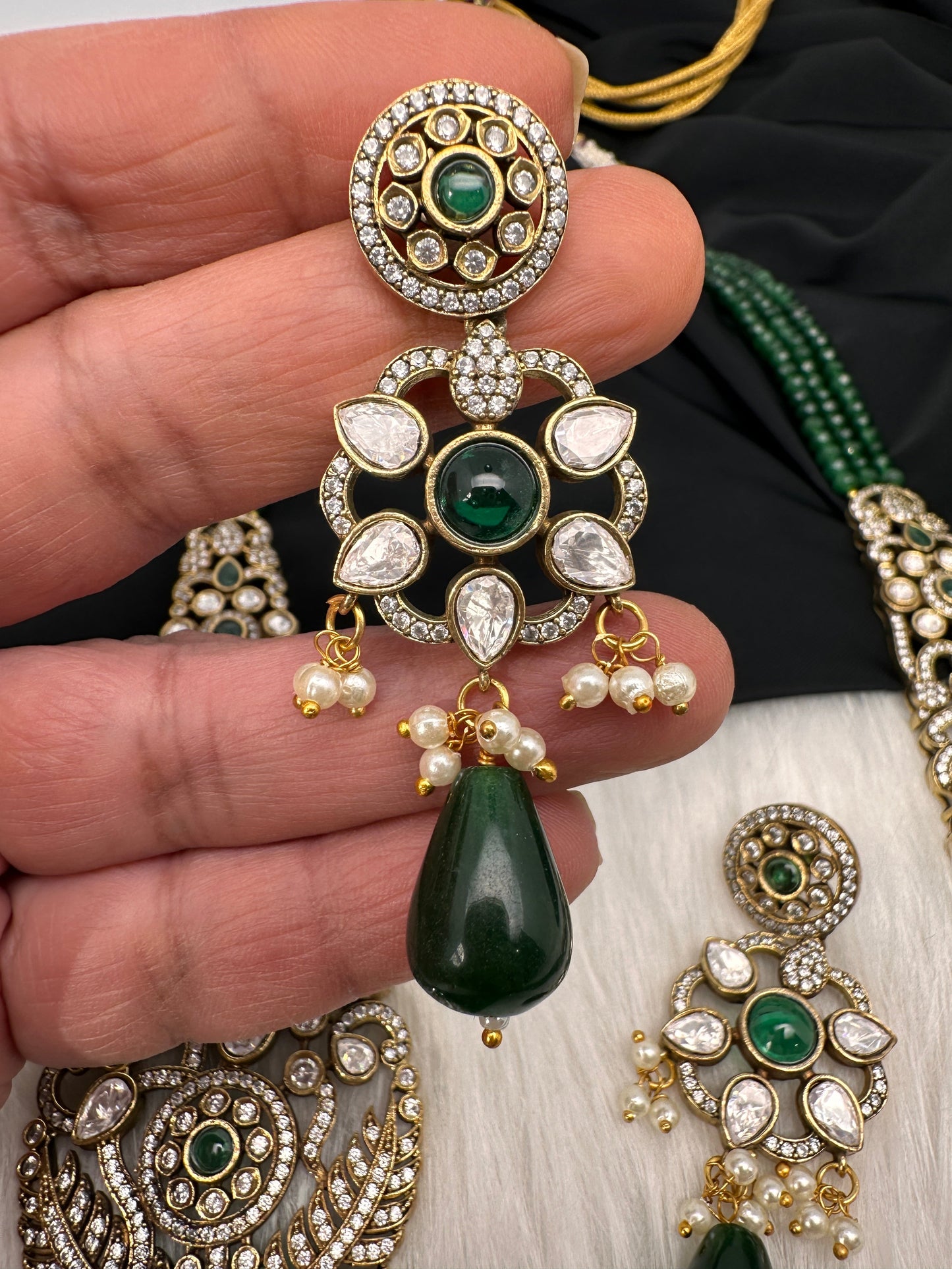 Victorian Kundan Side Brochuer Green Onyx Beads Necklace