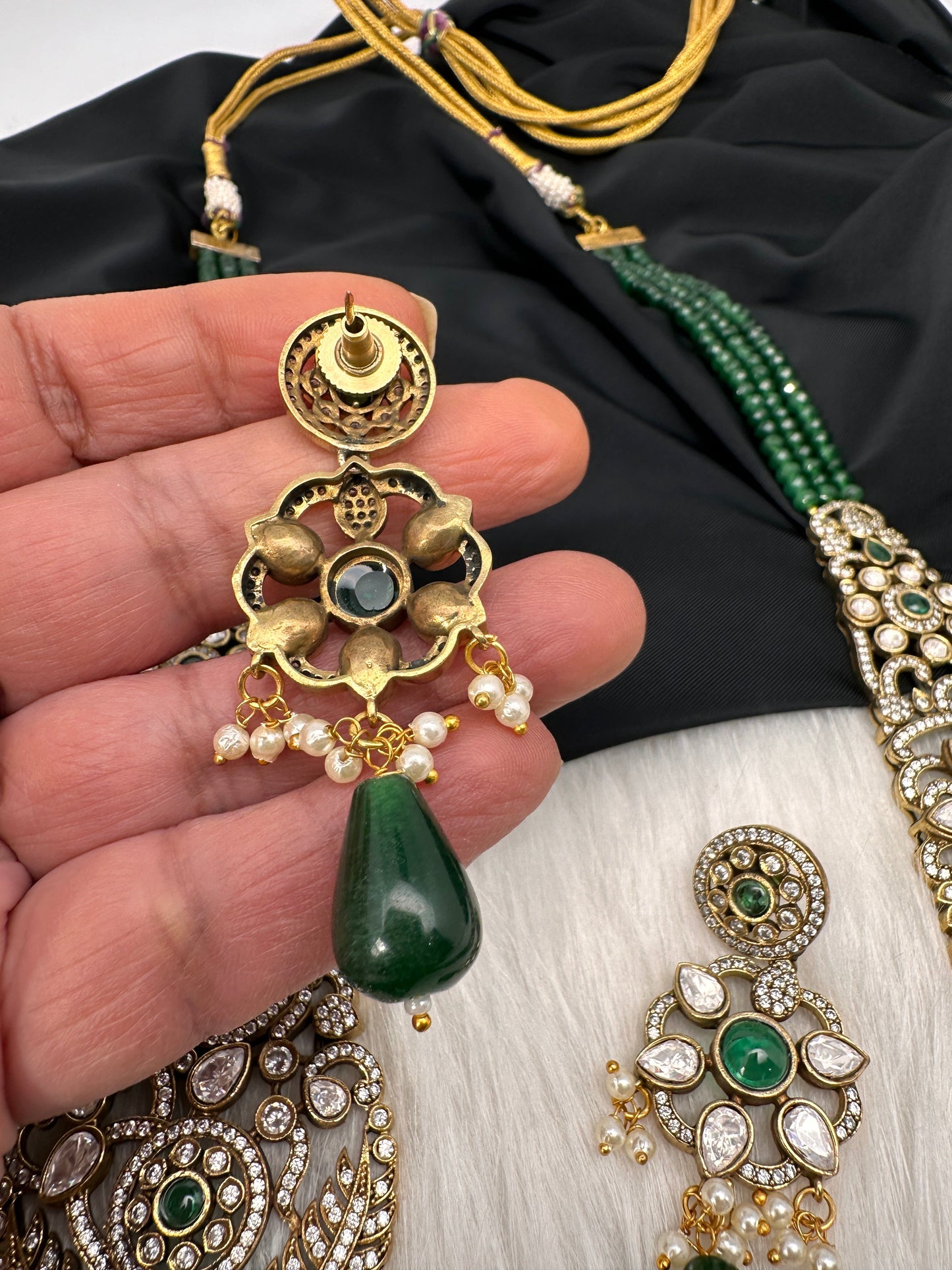 Victorian Kundan Side Brochuer Green Onyx Beads Necklace