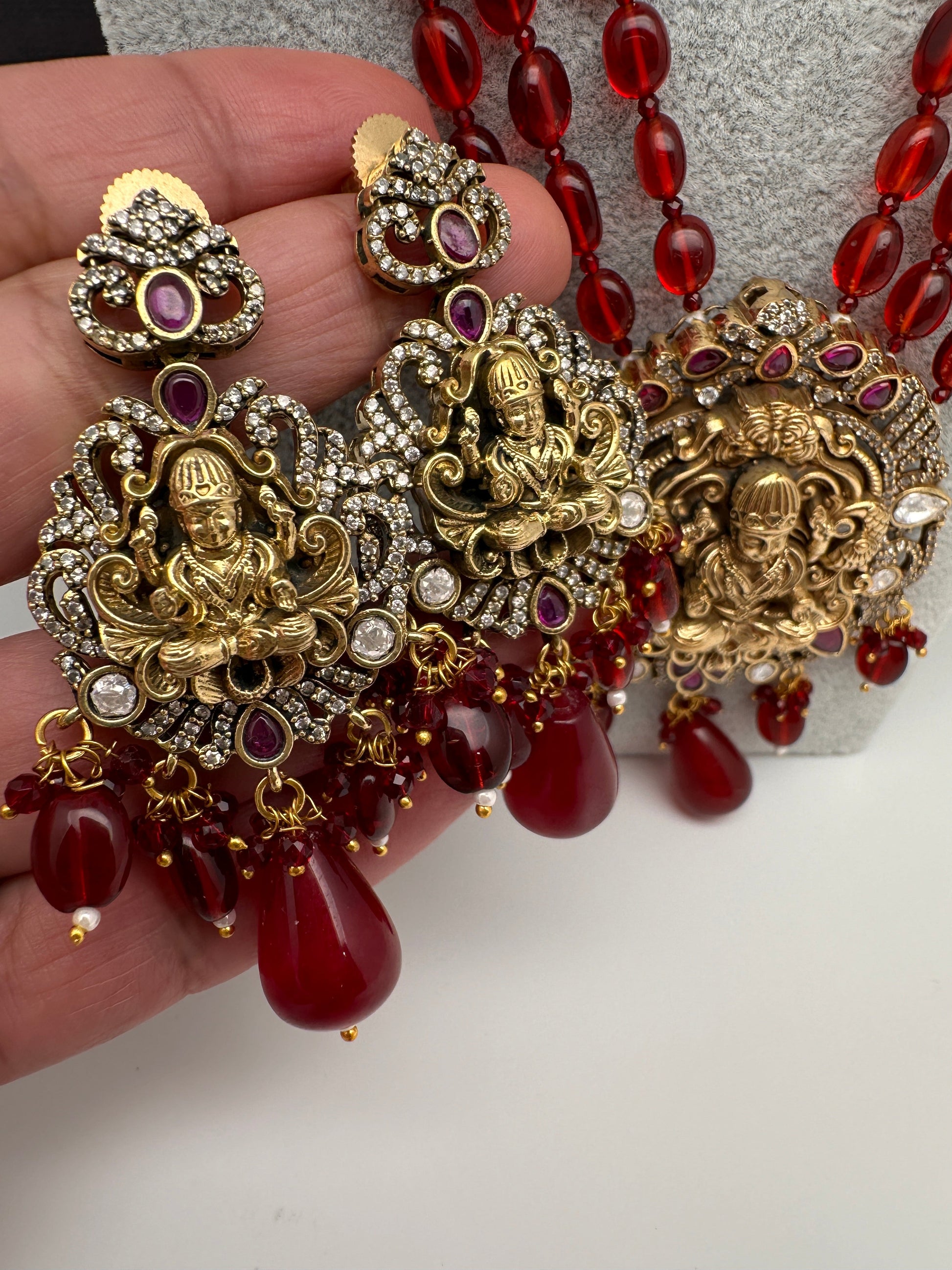 AD Kundan Goddess Lakshmi Color Monalisa Beads Necklace - Red