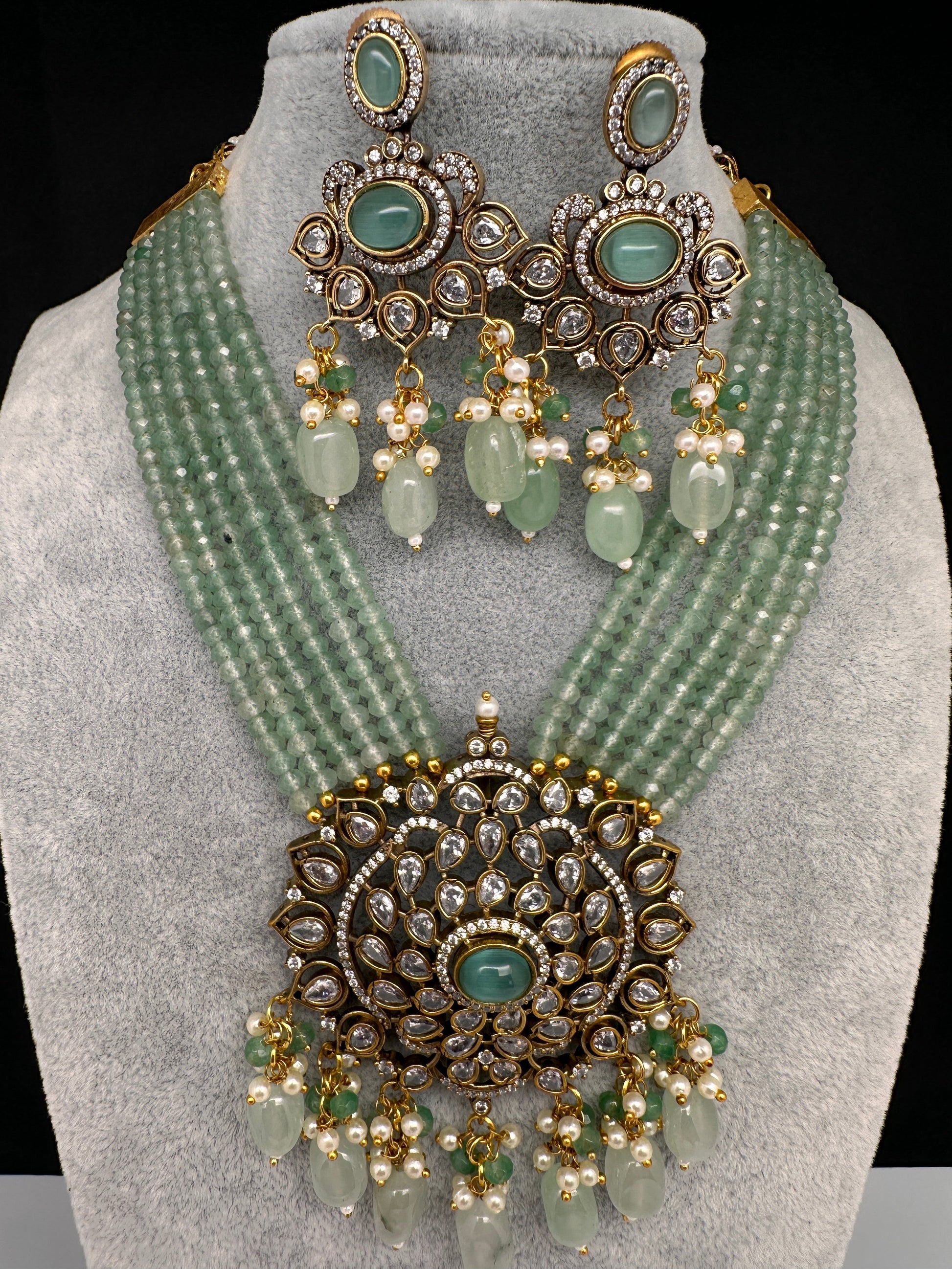 Victorian Moissanite Color Multi Layer Beads Short Necklace - LightGreen