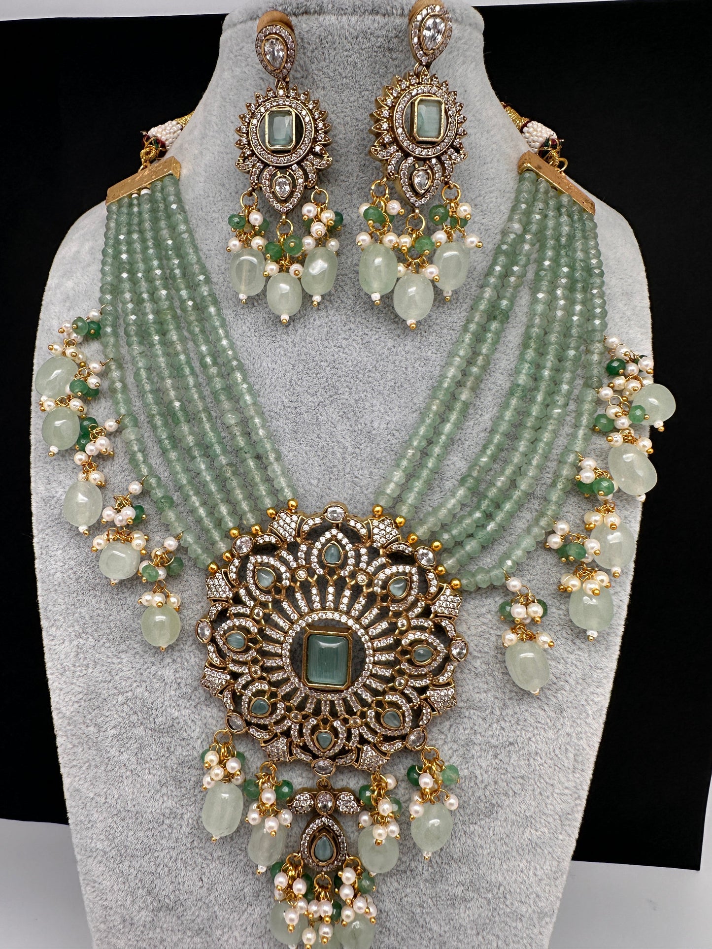 Victorian Moissanite Color Multi Layer Beads Short Necklace - LightGreen