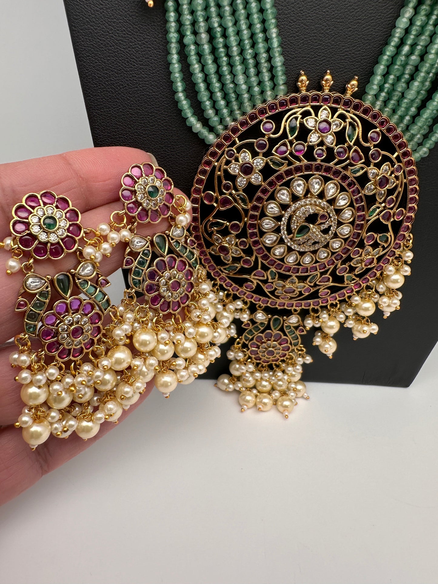 Kempu Pendent Green Beads Reani Haar Necklace