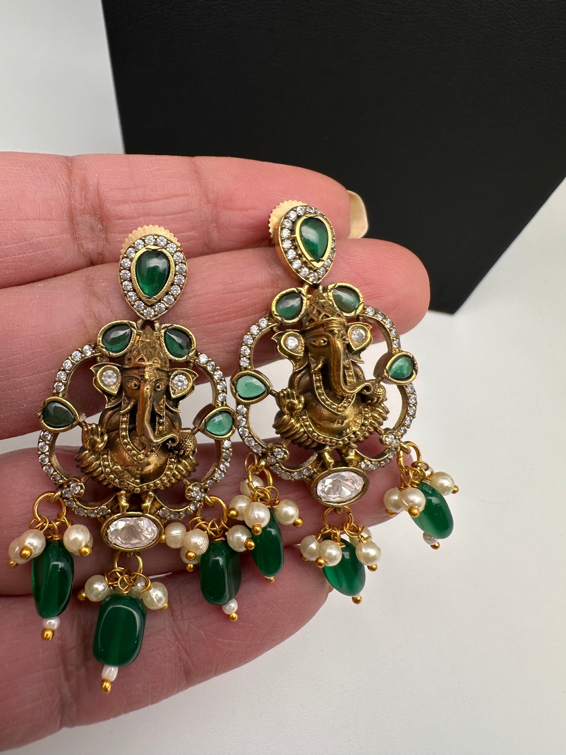 Ganesha Geru Finish Beads Color Stone Necklace - Green
