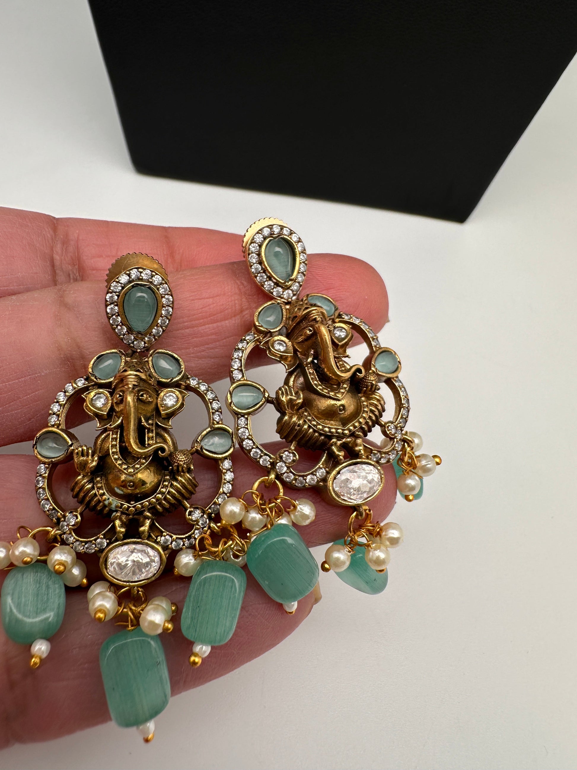 Ganesha Geru Finish Beads Color Stone Necklace - MintGreen